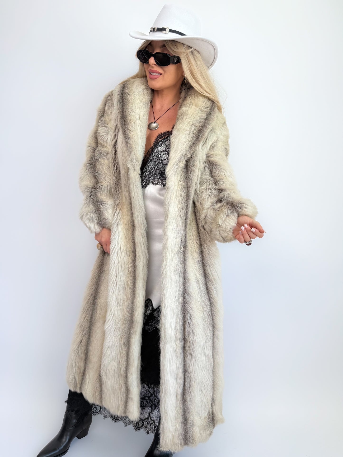 Vintage Cream Ivory Faux Fur Full Length Coat – Mob Wife Style Winter Coat S