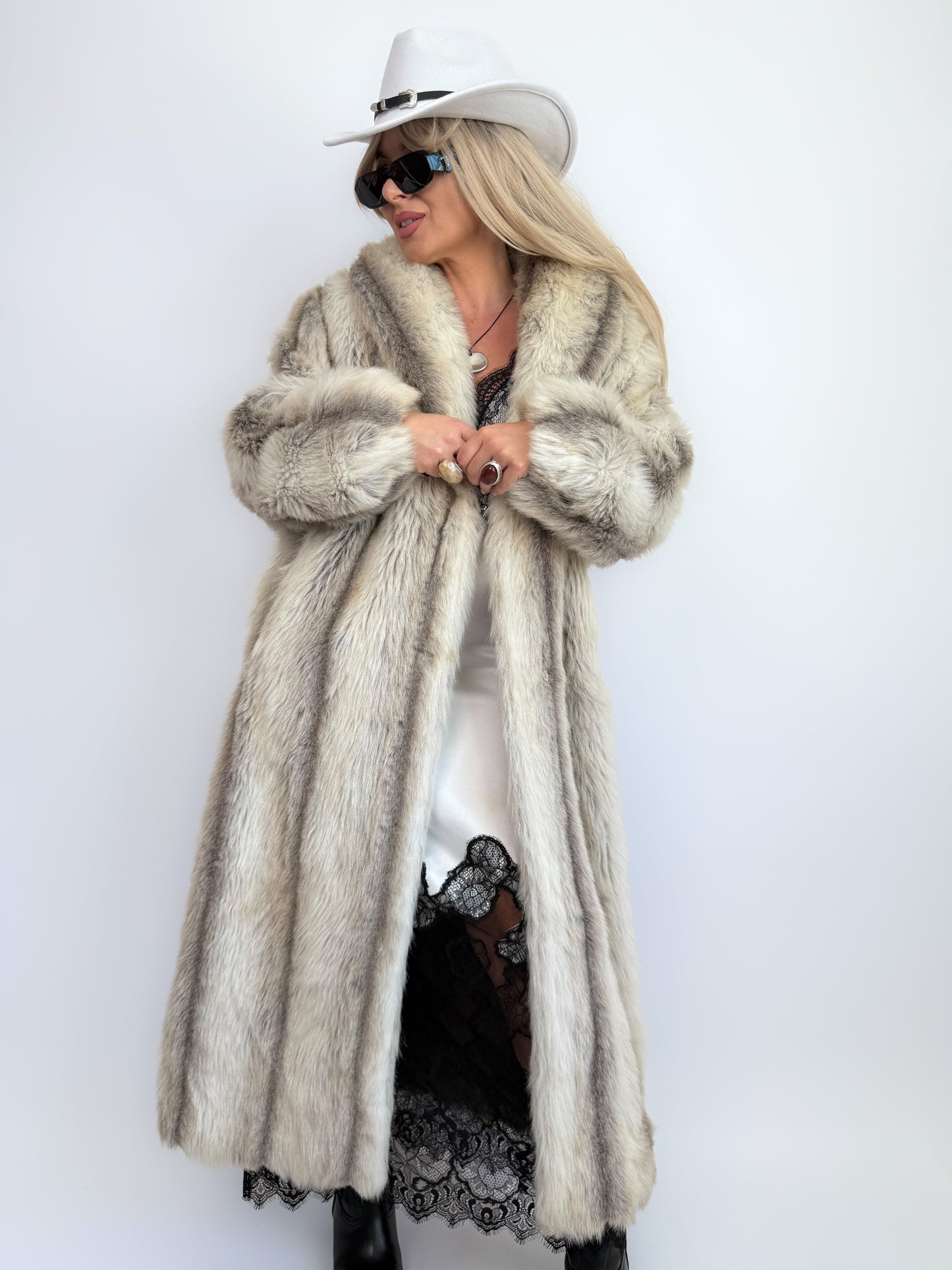 Vintage Cream Ivory Faux Fur Full Length Coat – Mob Wife Style Winter Coat S