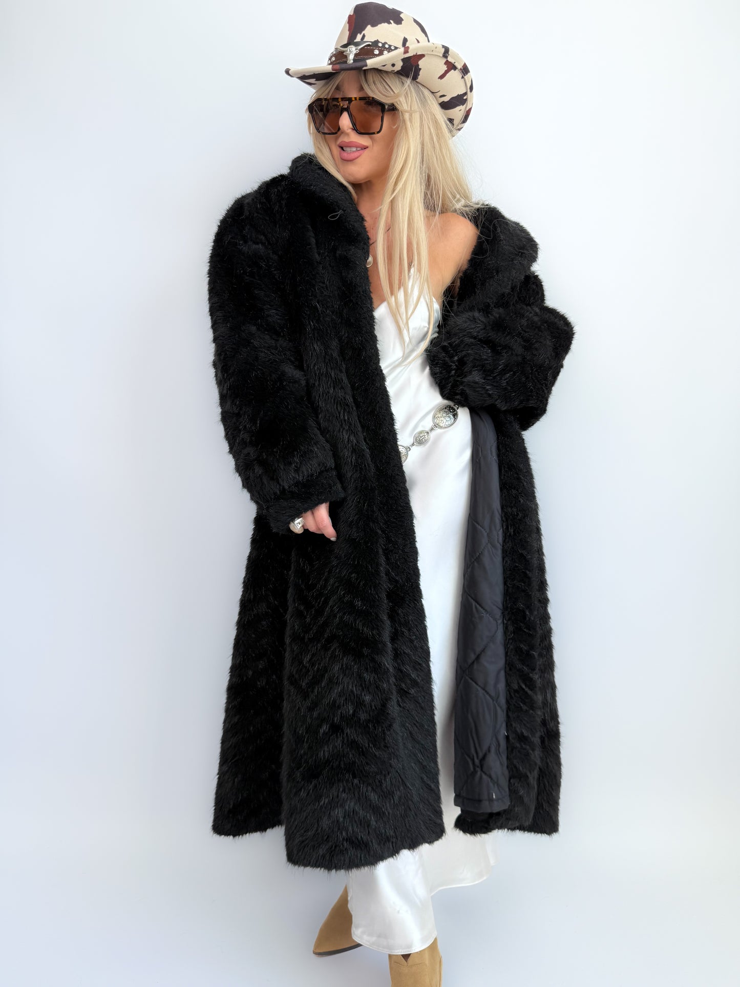 Vintage Faux Fur- Long Winter Coat in Black- L XL