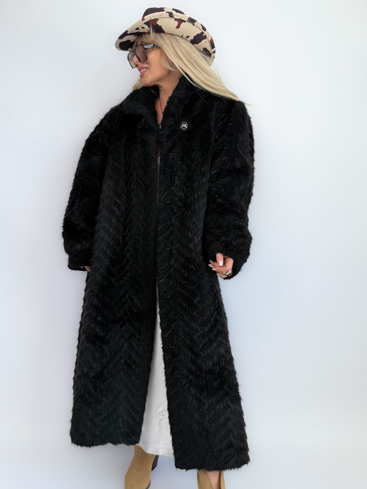 Vintage Faux Fur- Long Winter Coat in Black- L XL