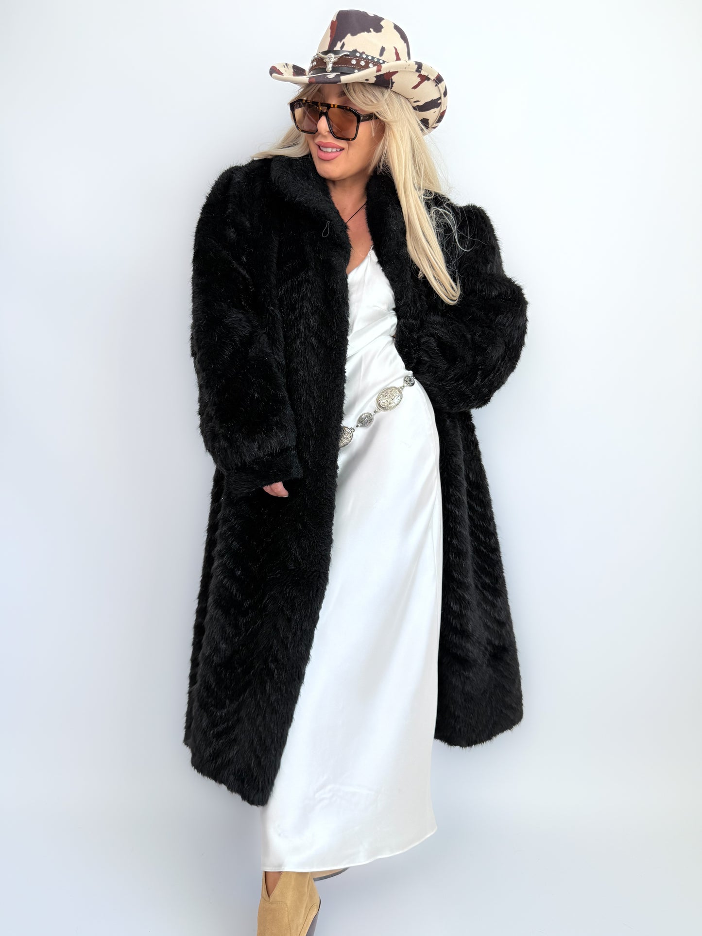 Vintage Faux Fur- Long Winter Coat in Black- L XL