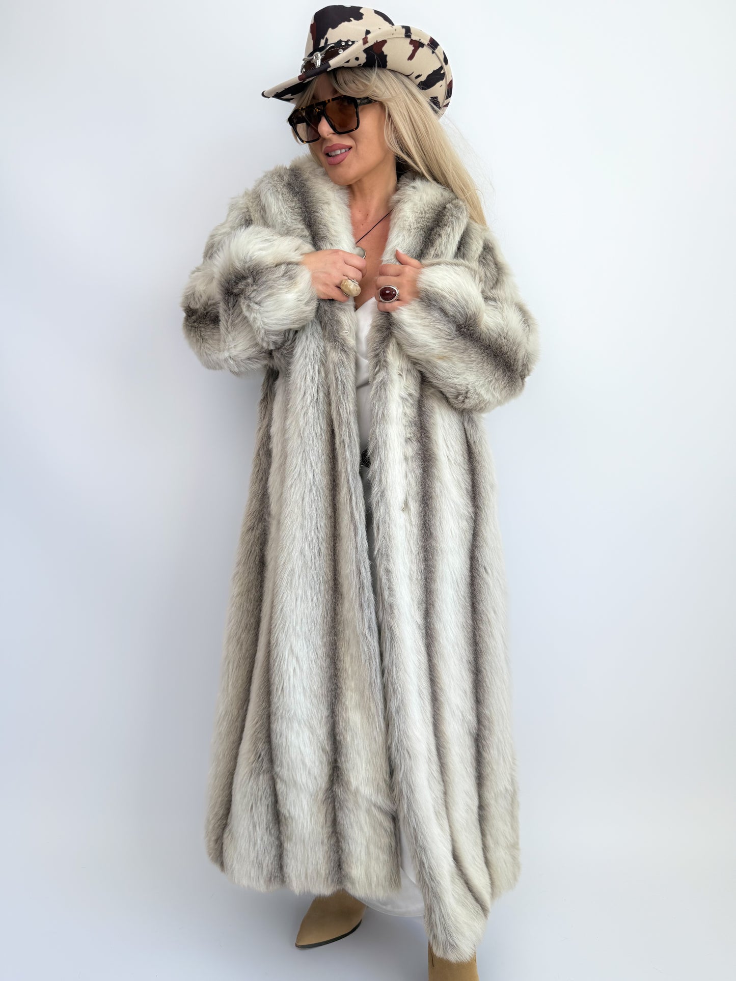 Vintage Cream Ivory Faux Fur Full Length Coat – Mob Wife Style Winter Coat M