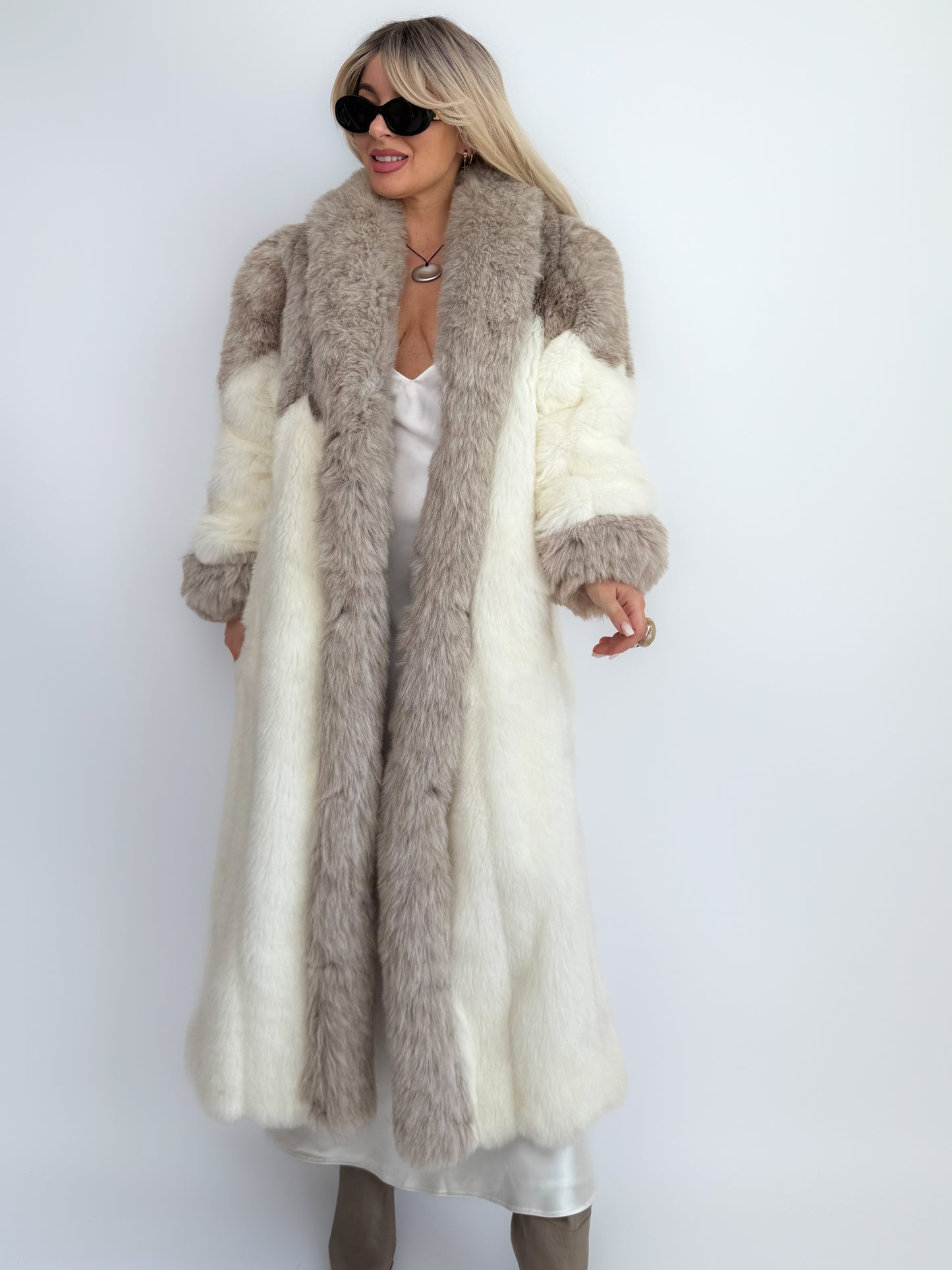 Vintage Ivory White Taupe Faux Fur Long Coat – Long Winter Bridal Glam Statement Jacket - S