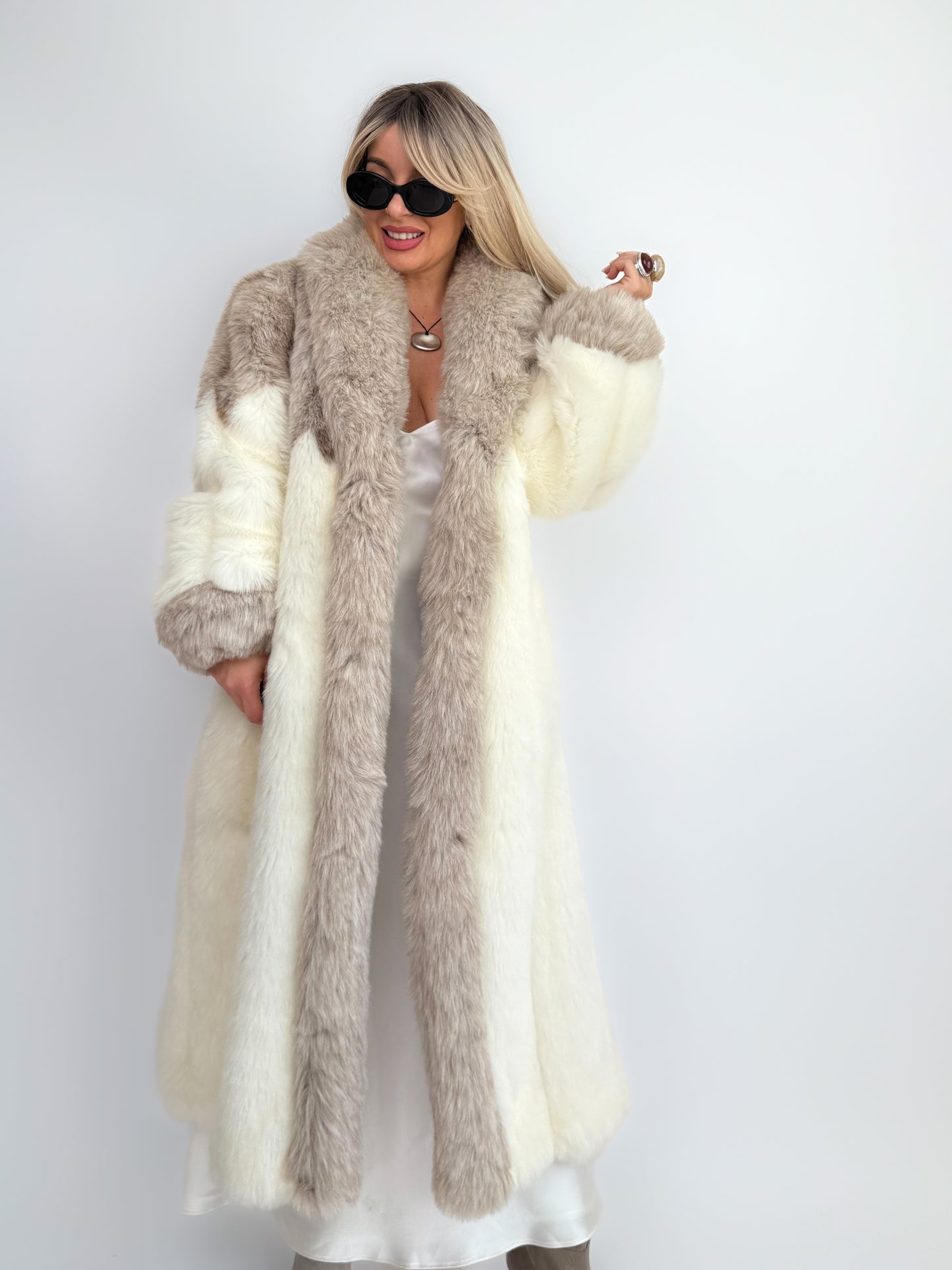 Vintage Ivory White Taupe Faux Fur Long Coat – Long Winter Bridal Glam Statement Jacket - S
