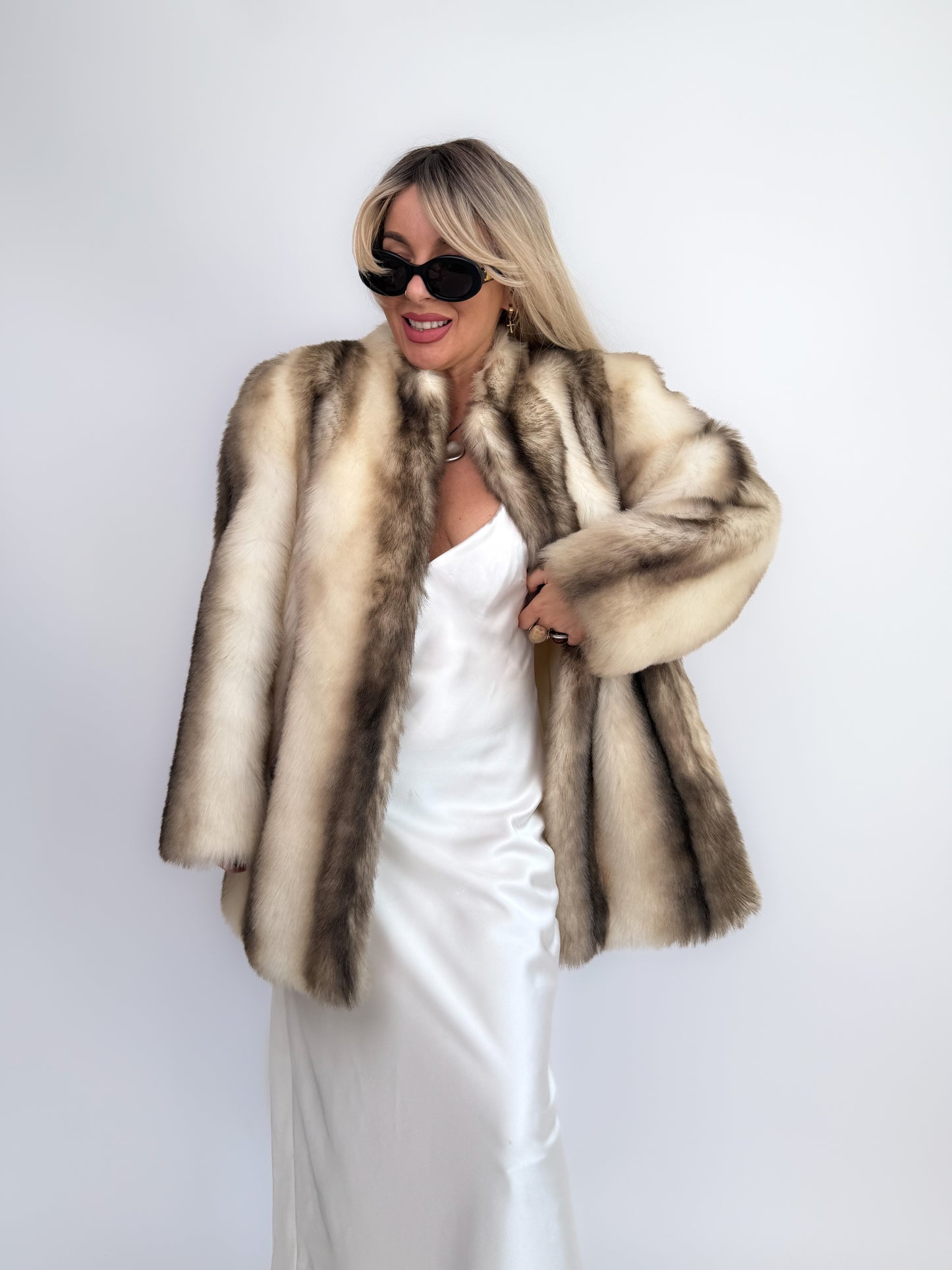 Vintage Beige Brown Faux Fur Coat – 80s Winter Bridal Statement Jacket S