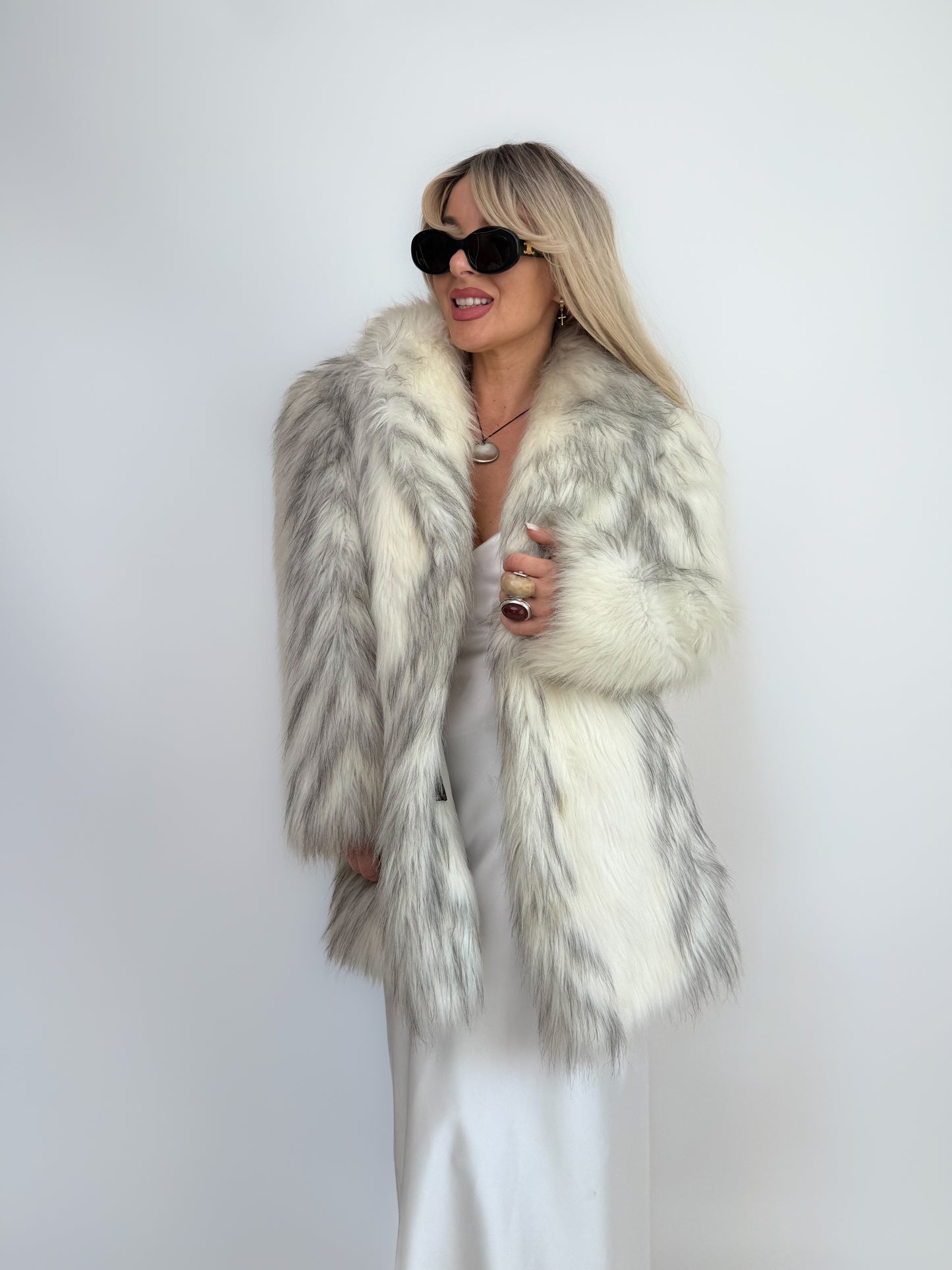 Vintage Ivory Gray Faux Fur Bridal Winter Coat – S