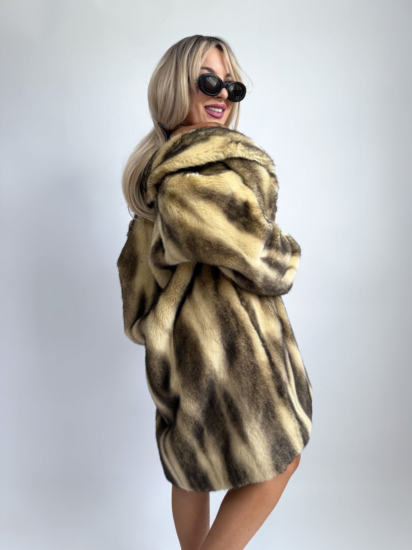 Vintage Blonde & Brown Faux Fur Winter Coat – Medium/Large Fit