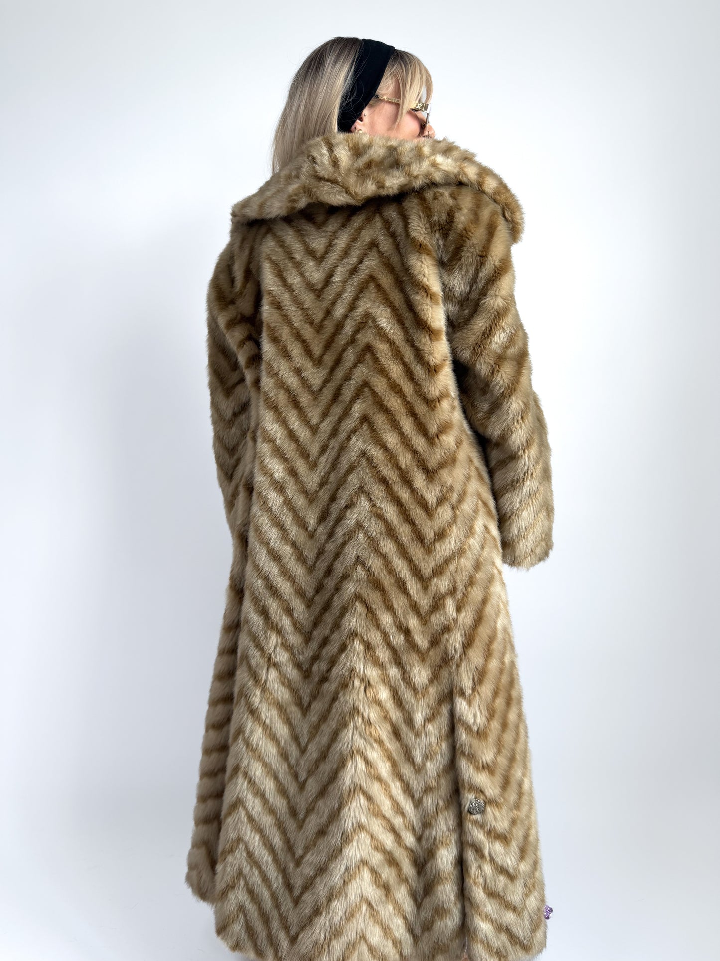 Vintage Chevron Faux Fur Maxi Coat in Blonde - Oversize Heavyweight Winter Coat in M-L