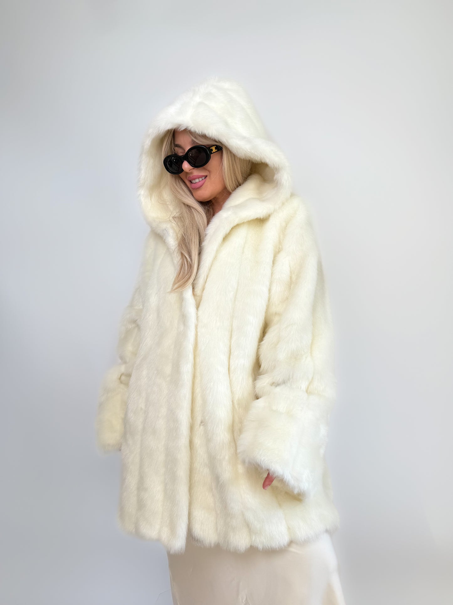 Vintage 90s White Faux Fur Hooded Coat L