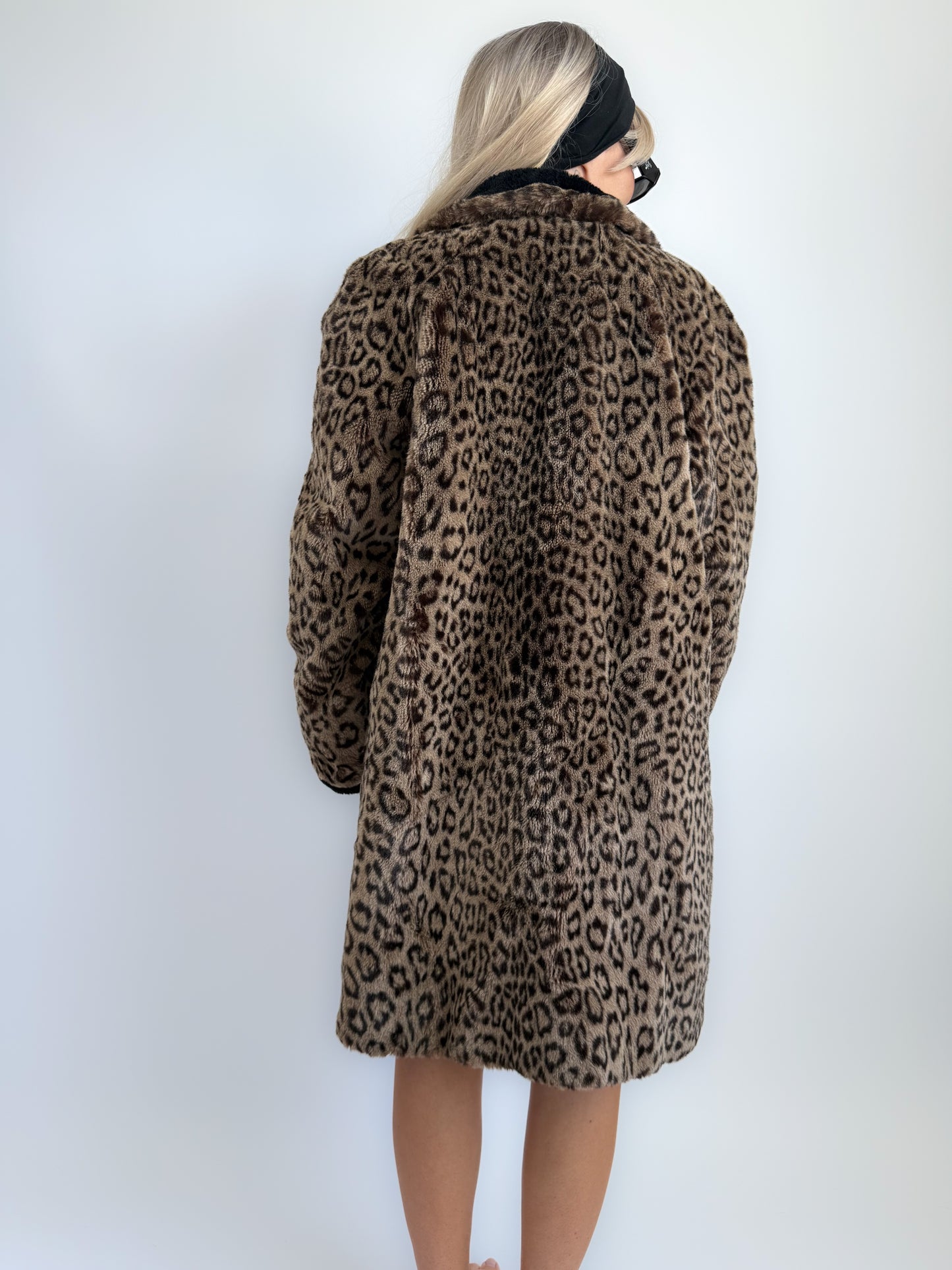 Vintage Leopard Print Faux Fur Coat – 90s Animal Print Winter Jacket Overcoat M-L