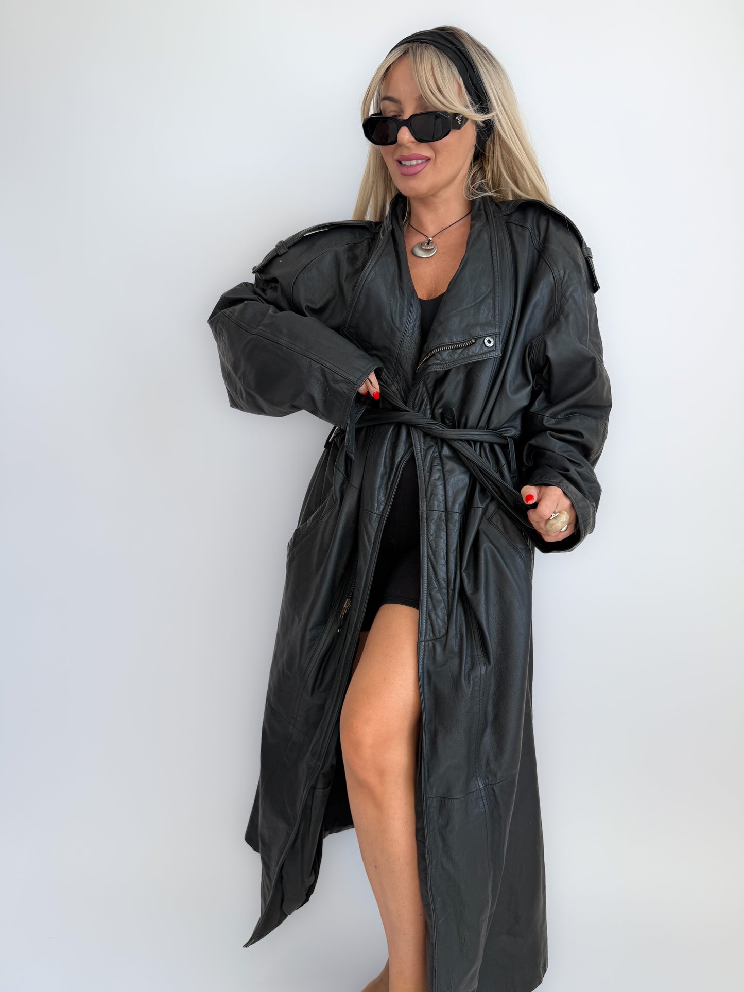 Vintage 90s Black Leather Mens Trench Coat – Oversized Y2K Grunge Street Style with Waist Belt - L