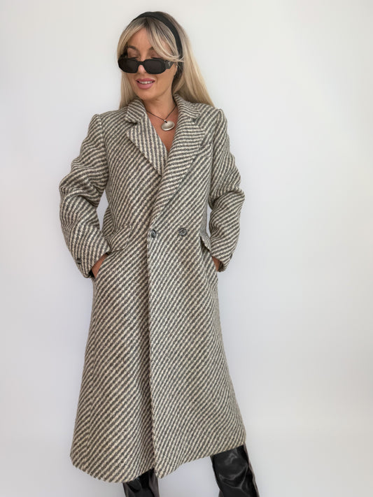 Vintage Herringbone Wool-Blend Long Coat – Tailored Waist, Double Breasted Casual Fall Winter Jacket S
