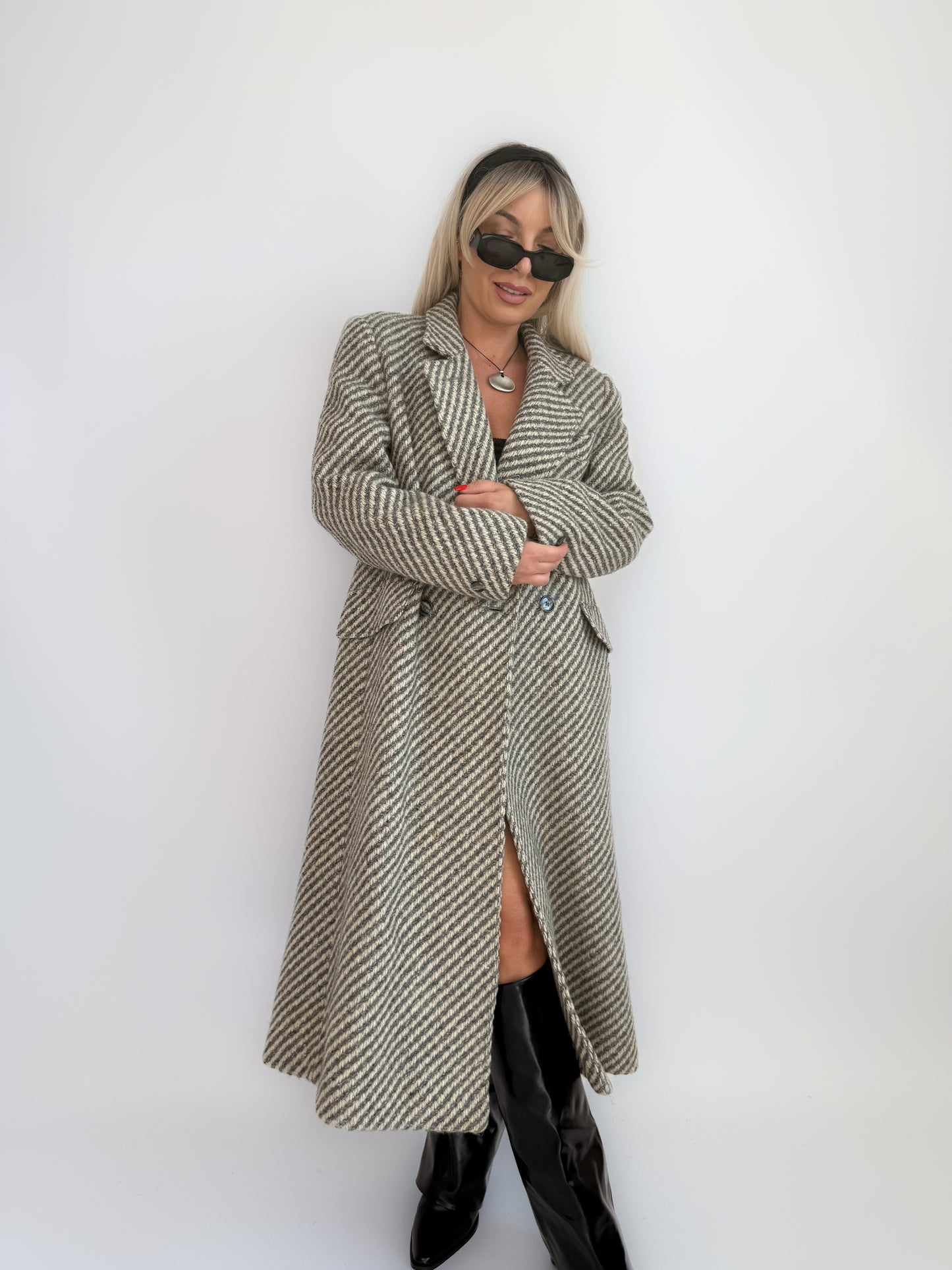 Vintage Herringbone Wool-Blend Long Coat – Tailored Waist, Double Breasted Casual Fall Winter Jacket S