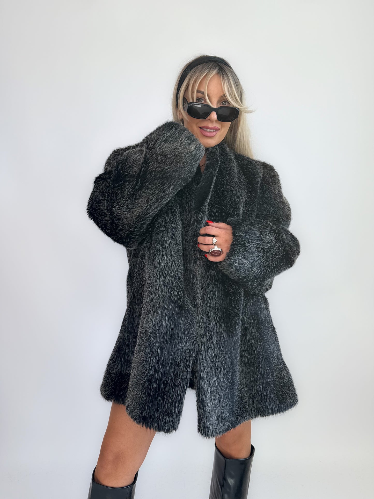 Vintage White Frosted Black Faux Fur Coat – 90s Mob Wife Energy Winter Jacket M-L