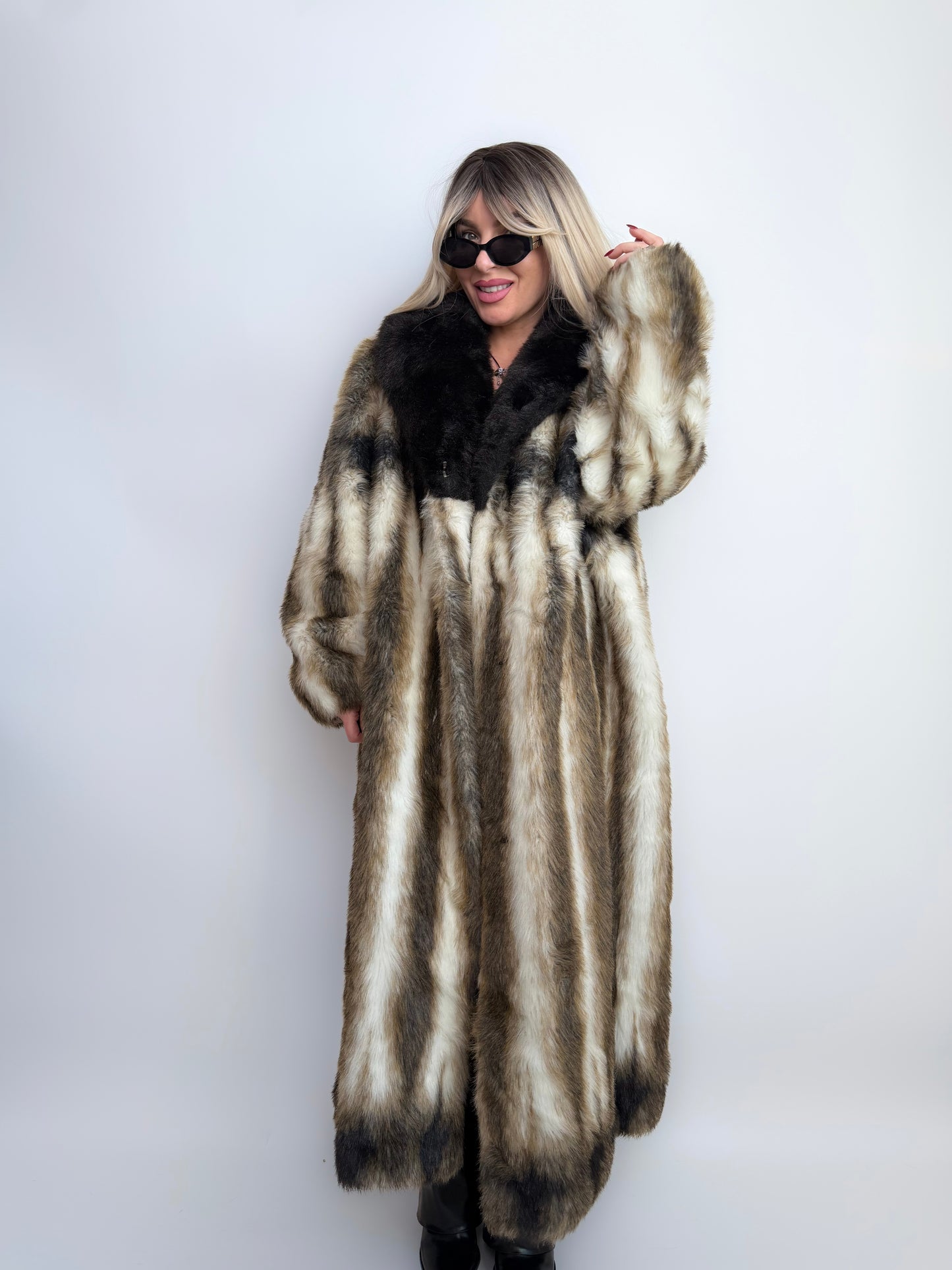 Vintage Ivory Black Long Faux Fur Winter Coat Size XL
