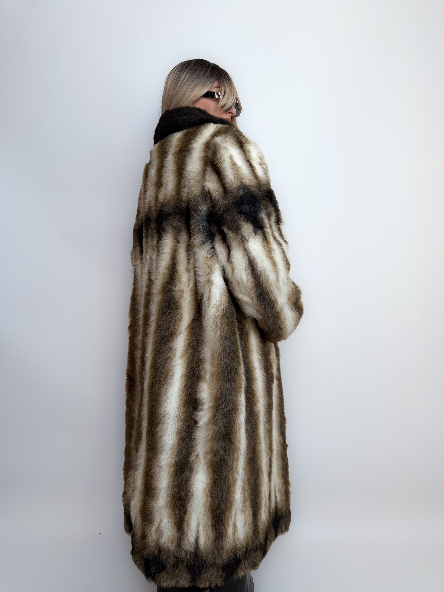 Vintage Ivory Black Long Faux Fur Winter Coat Size XL
