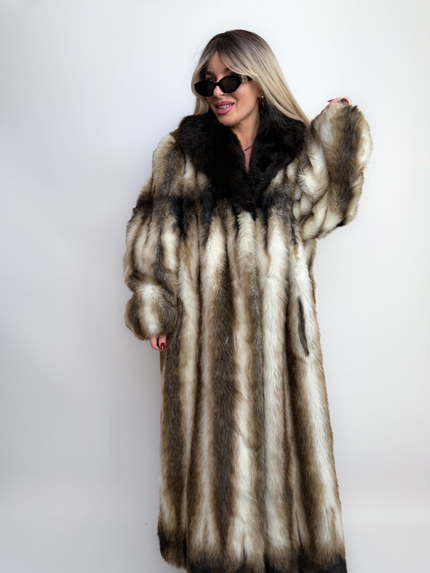 Vintage Ivory Black Long Faux Fur Winter Coat Size XL