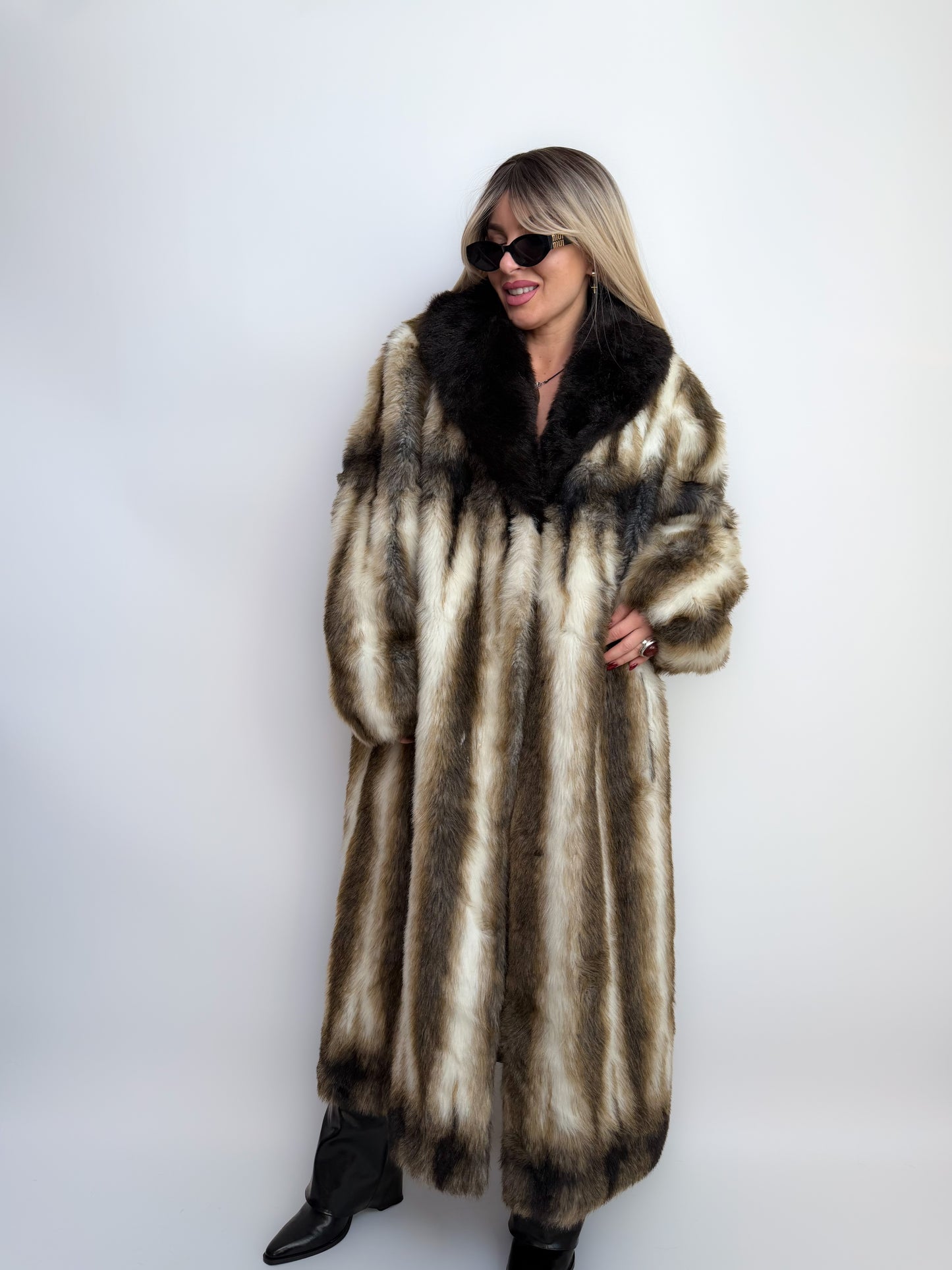 Vintage Ivory Black Long Faux Fur Winter Coat Size XL