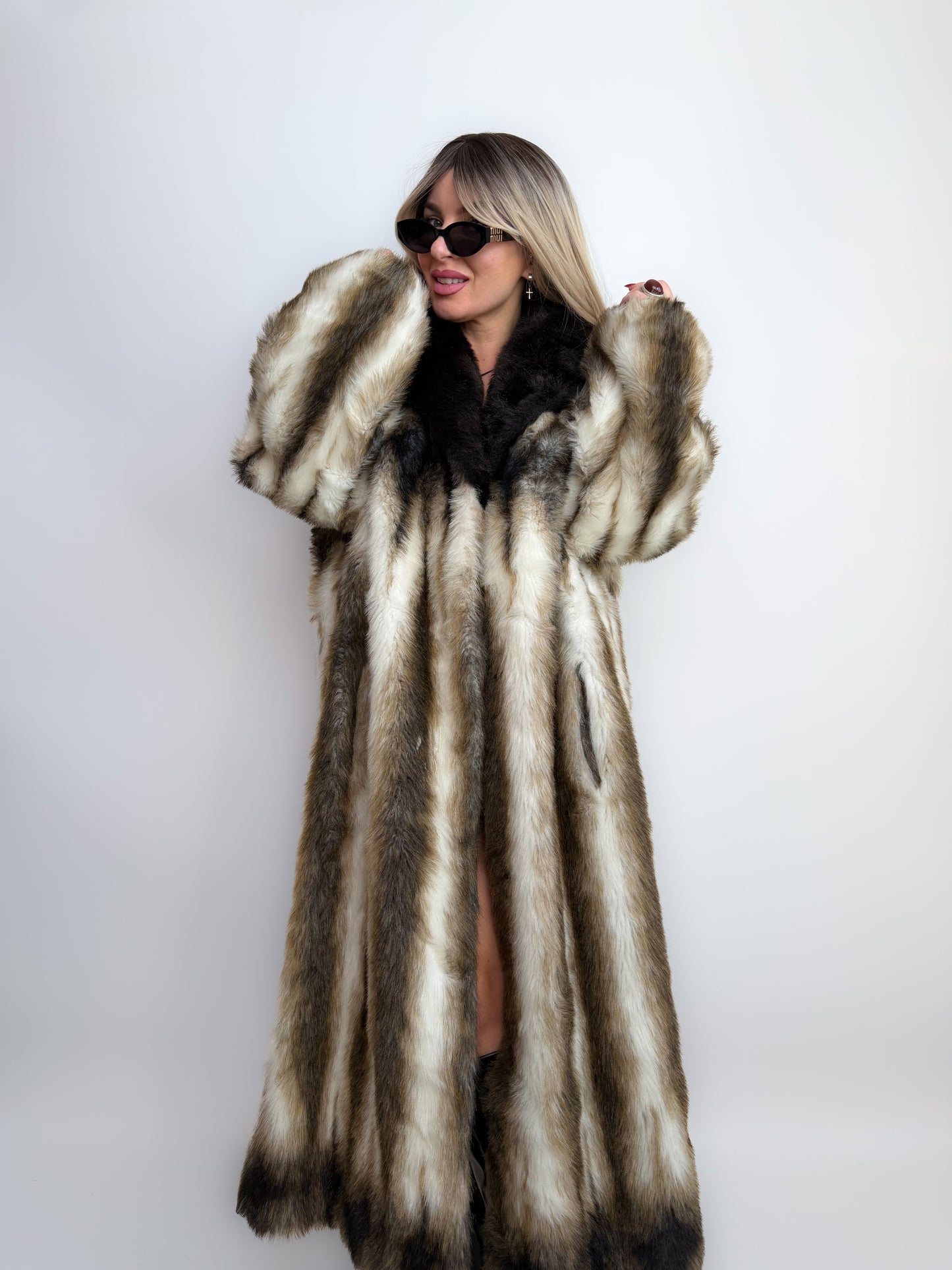 Vintage Ivory Black Long Faux Fur Winter Coat Size XL