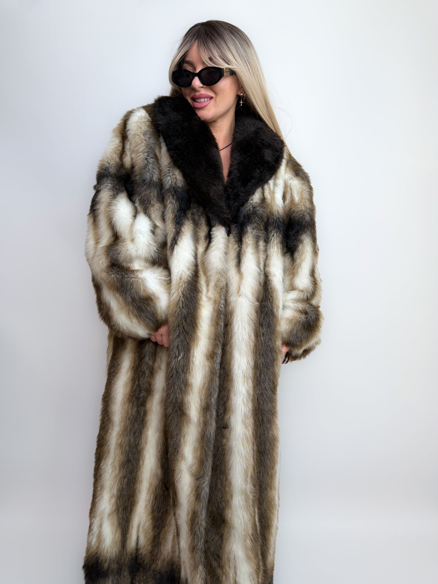 Vintage Ivory Black Long Faux Fur Winter Coat Size XL