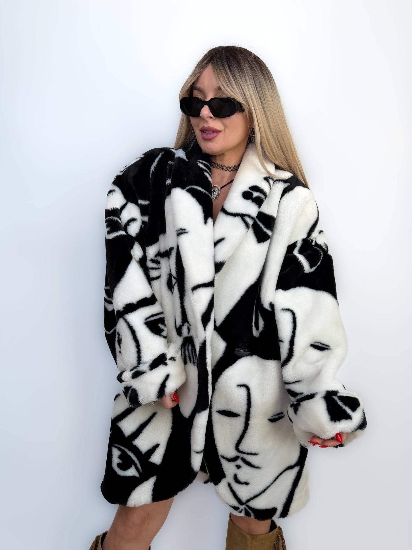 Iconic Celebrity Loved Vintage Faux Fur Coat Abstract Art Faces S-L