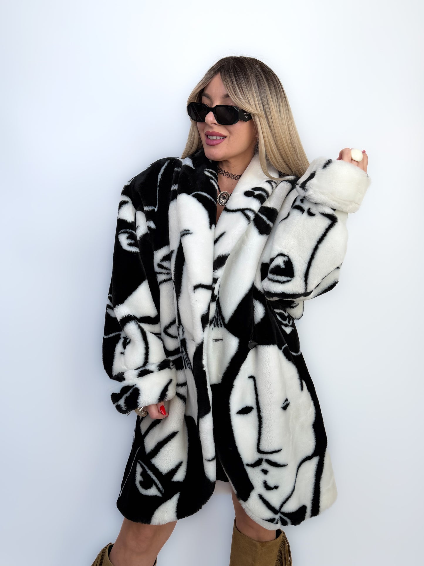 Iconic Celebrity Loved Vintage Faux Fur Coat Abstract Art Faces S-L