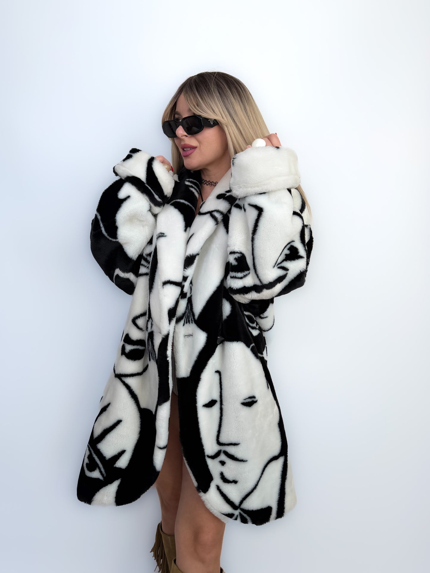Iconic Celebrity Loved Vintage Faux Fur Coat Abstract Art Faces S-L