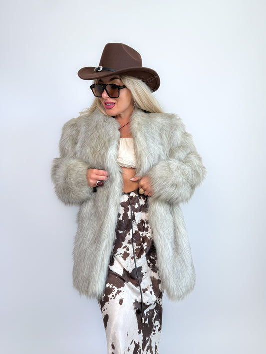 Vintage Ivory Faux Fur Coat – Cream Bridal Winter Festival Mid Length Jacket S-M