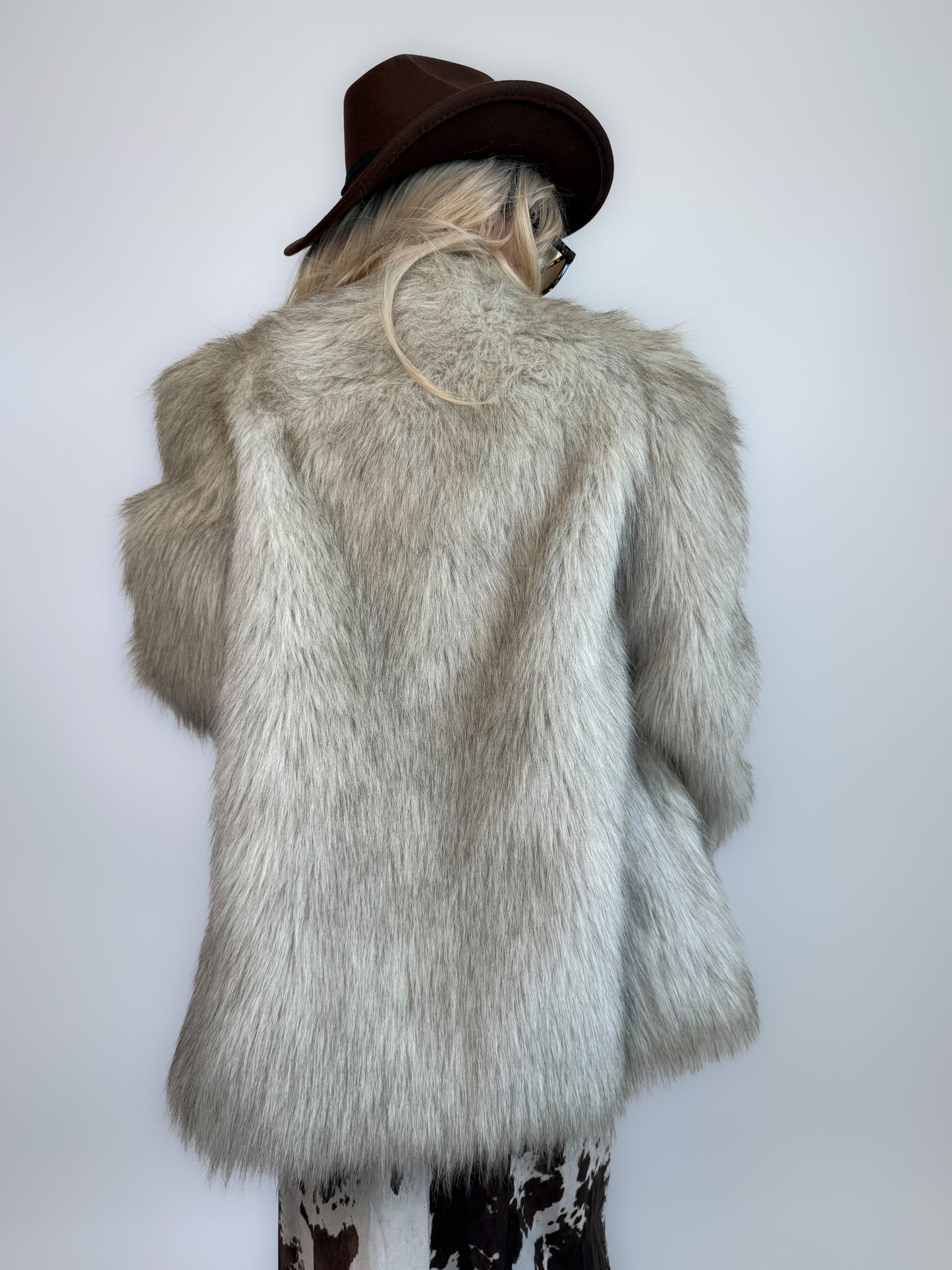 Vintage Ivory Faux Fur Coat – Cream Bridal Winter Festival Mid Length Jacket S-M