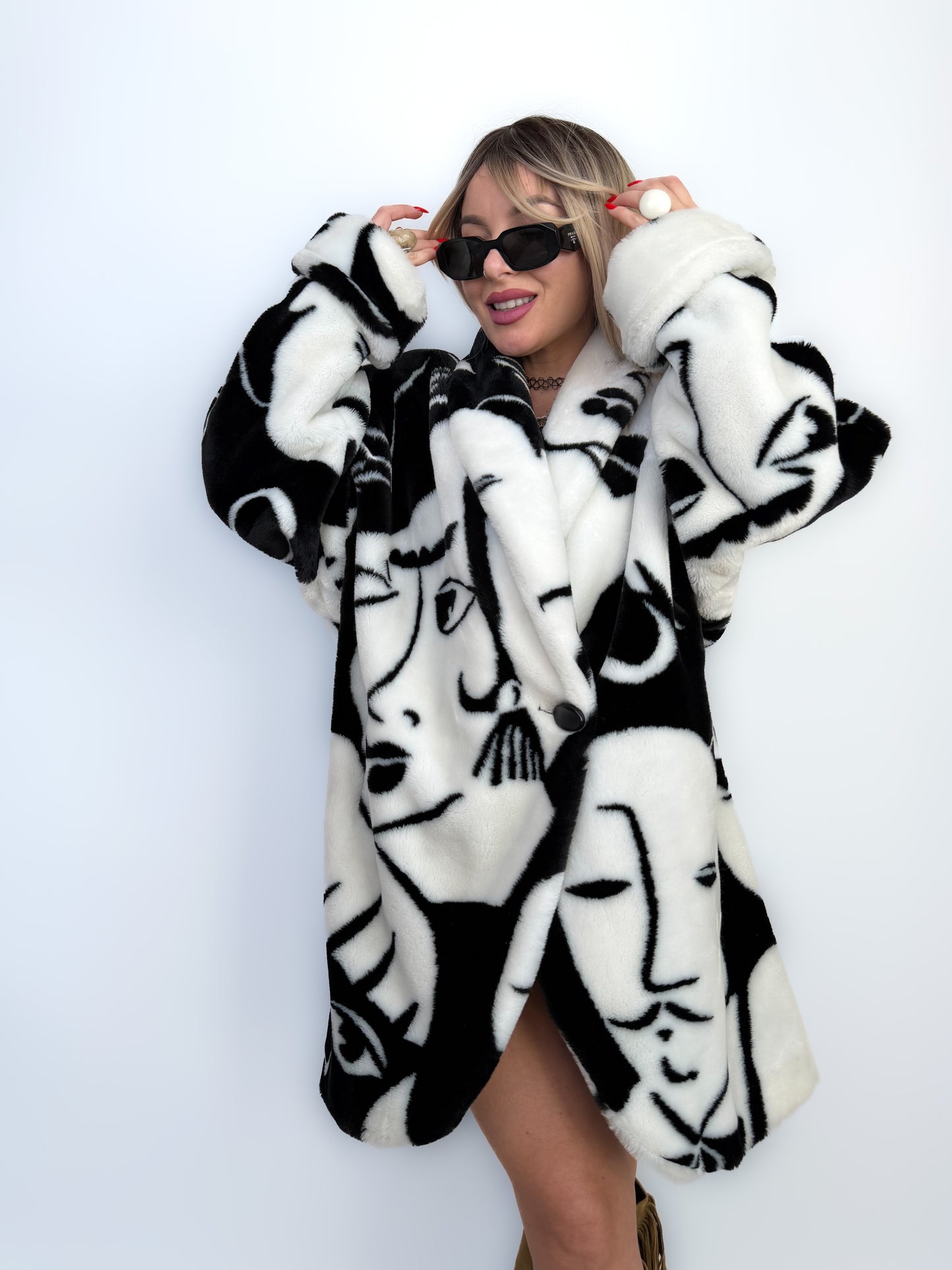 Iconic Celebrity Loved Vintage Faux Fur Coat Abstract Art Faces S-L