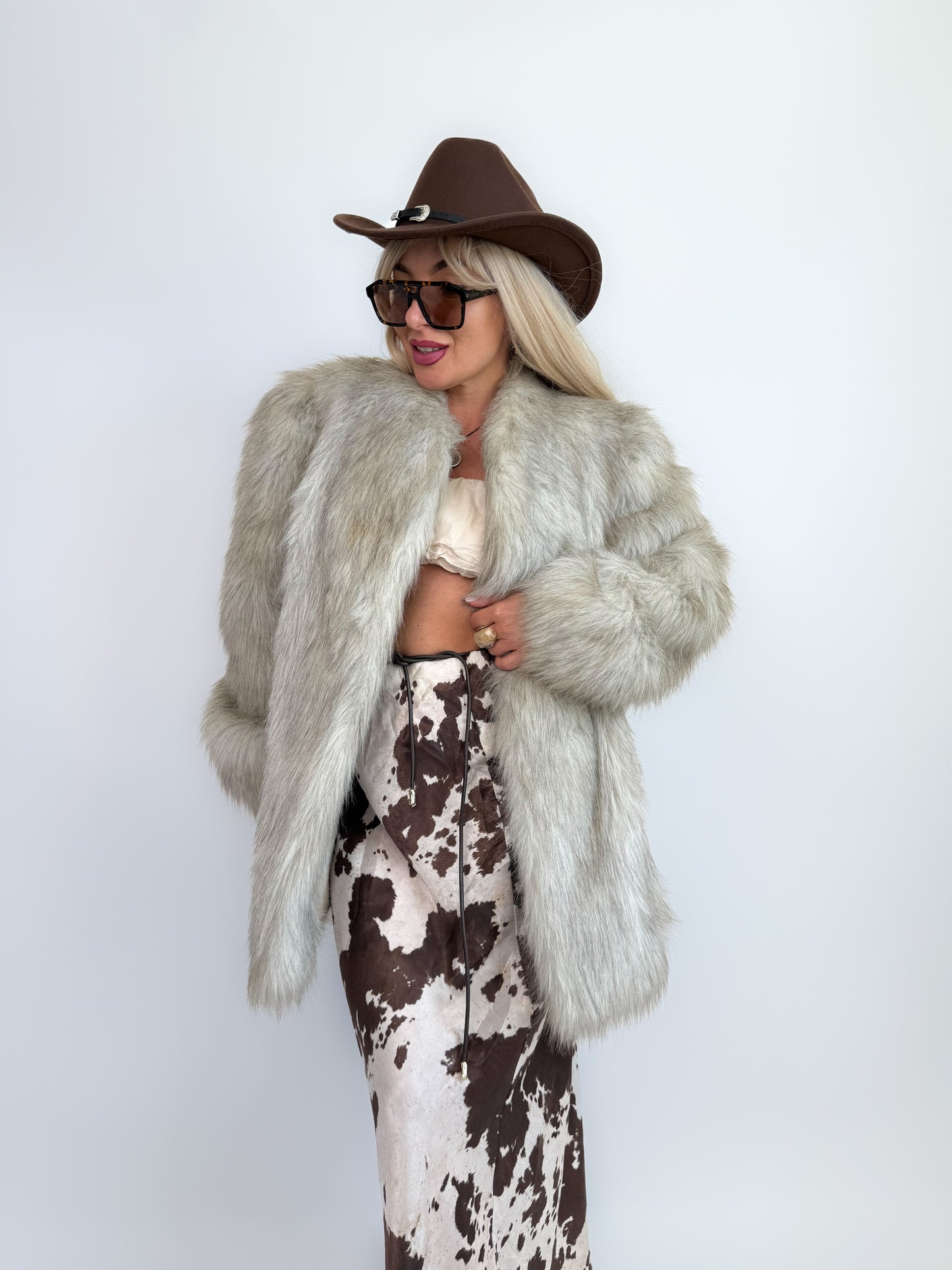 Vintage Ivory Faux Fur Coat – Cream Bridal Winter Festival Mid Length Jacket S-M