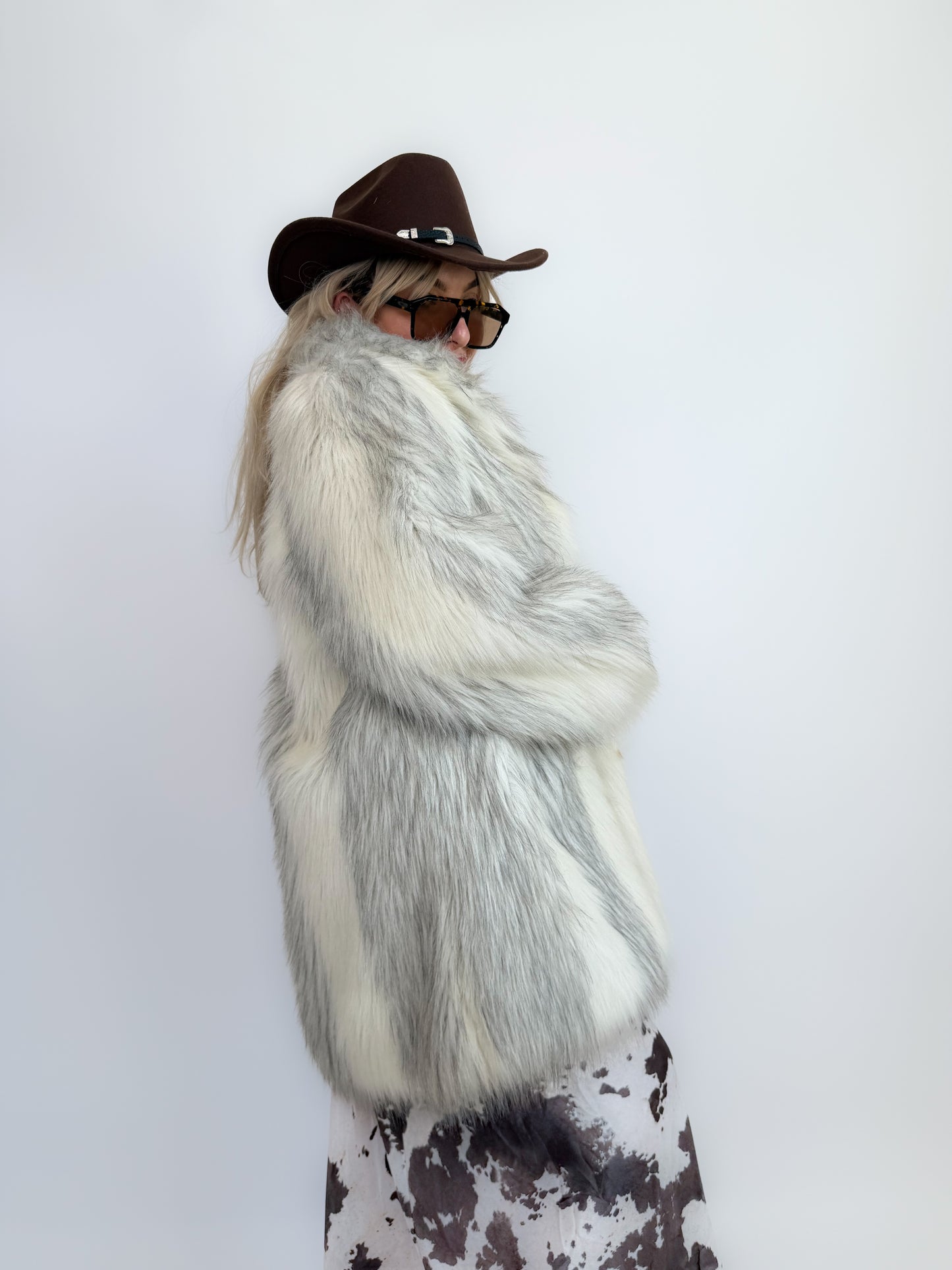 Vintage Ivory Faux Fur Coat – Cream Bridal Winter Festival Mid Length Jacket S-M