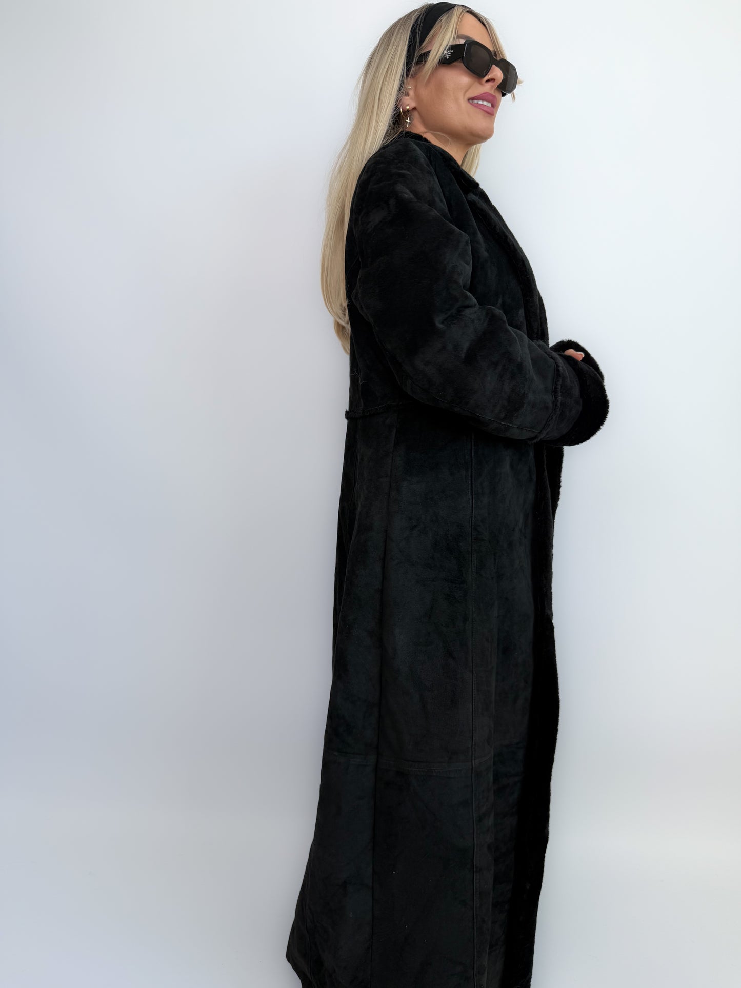 Vintage Y2K Suede Faux Fur Coat – Black Full Length Winter Jacket  S-M