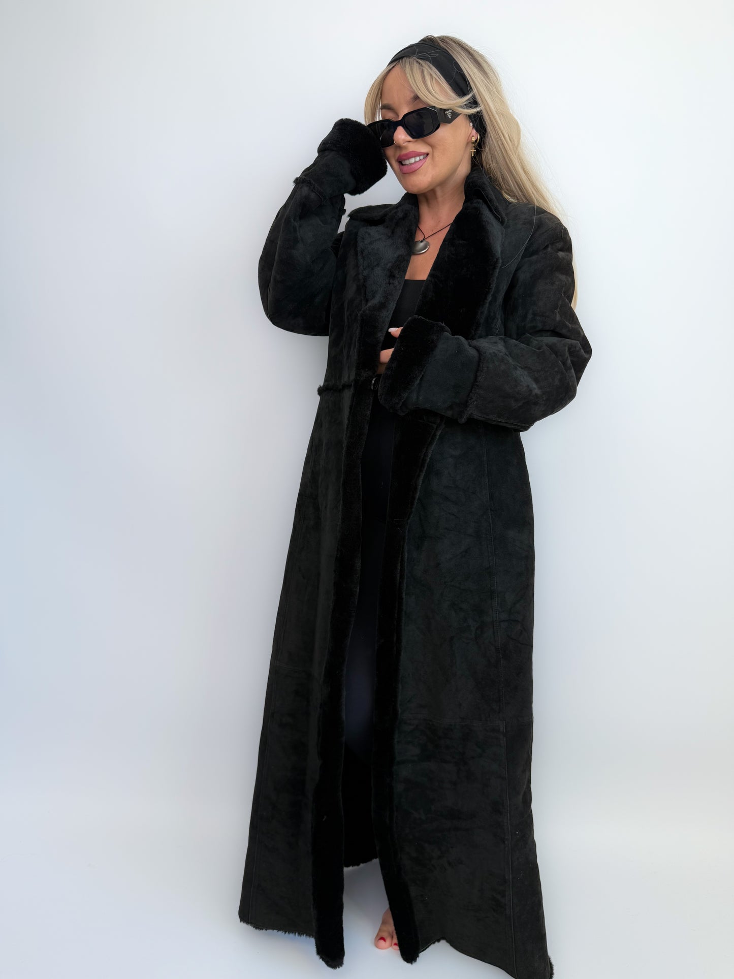 Vintage Y2K Suede Faux Fur Coat – Black Full Length Winter Jacket  S-M