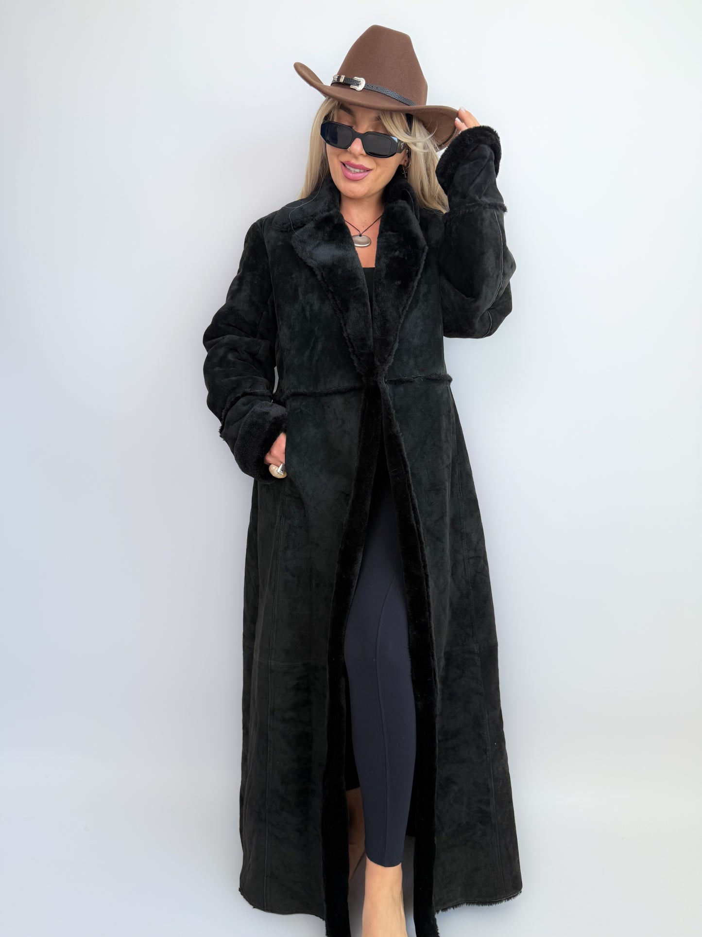 Vintage Y2K Suede Faux Fur Coat – Black Full Length Winter Jacket  S-M