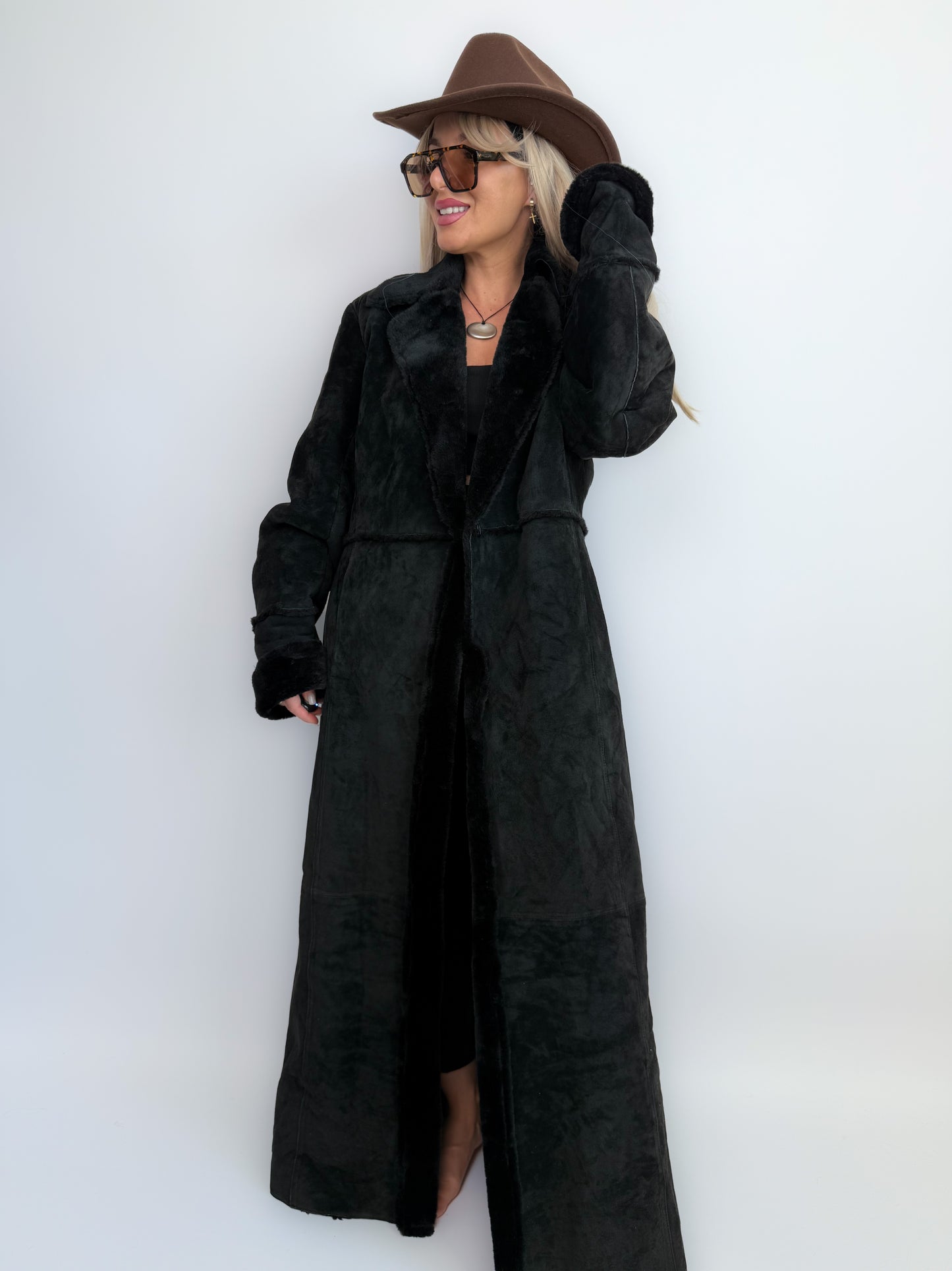 Vintage Y2K Suede Faux Fur Coat – Black Full Length Winter Jacket  S-M