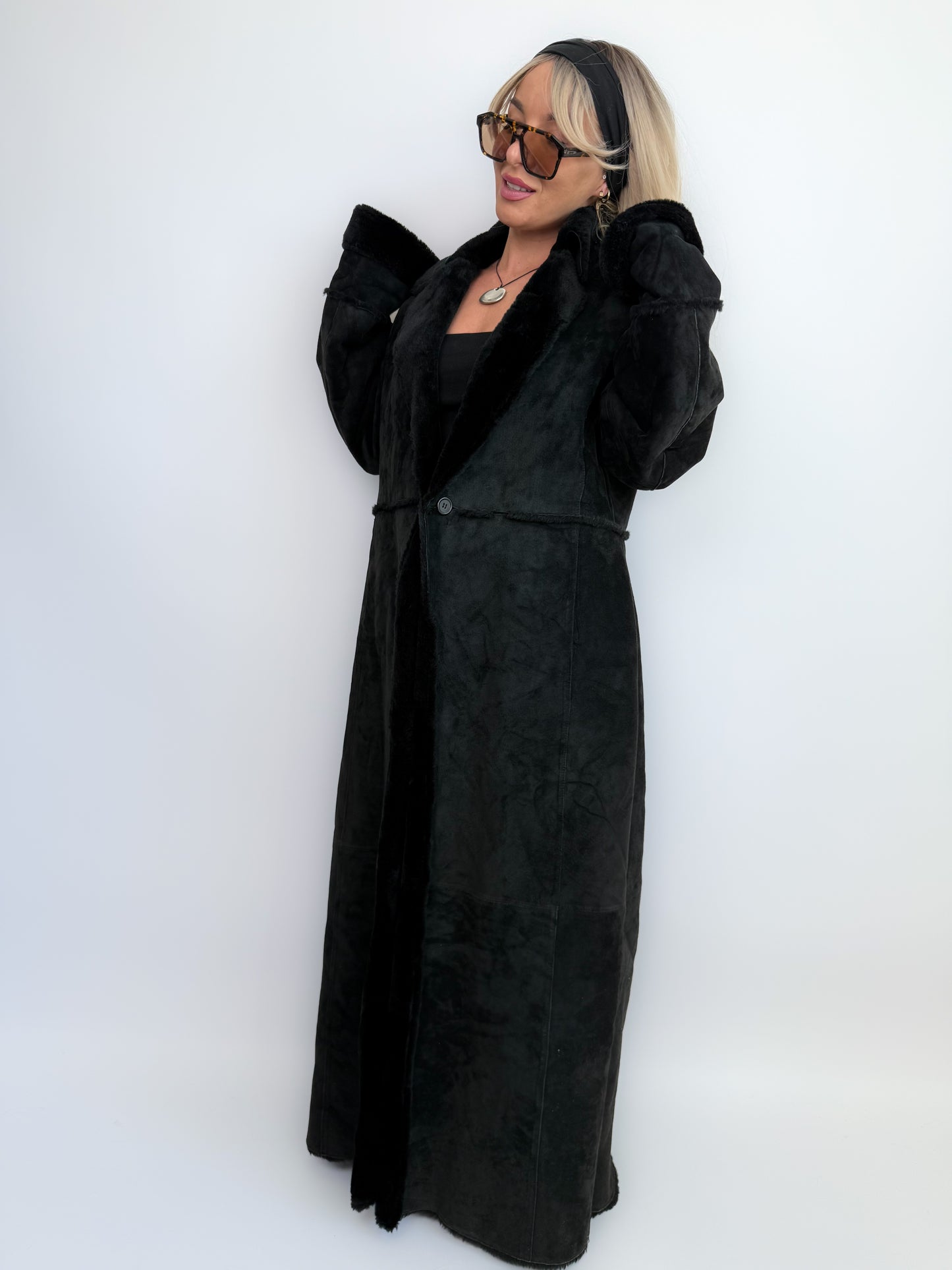 Vintage Y2K Suede Faux Fur Coat – Black Full Length Winter Jacket  S-M