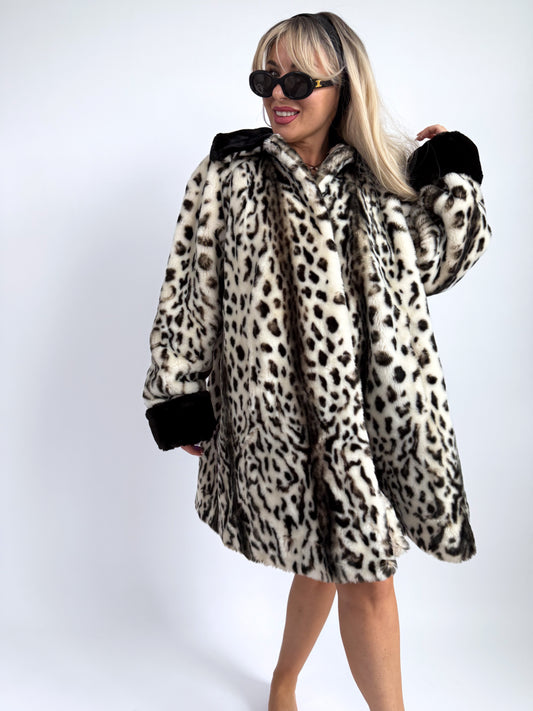 Vintage Snow Leopard Faux Fur Coat – Contrast Collar Mod Glam | Size L