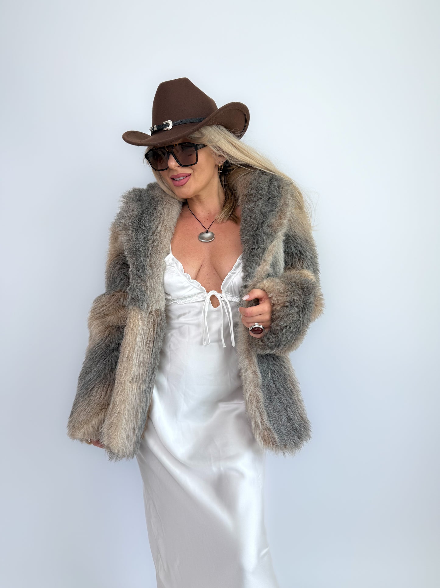 Vintage Taupe Faux Fur Coat – Mob Wife Vibes Size XS-S