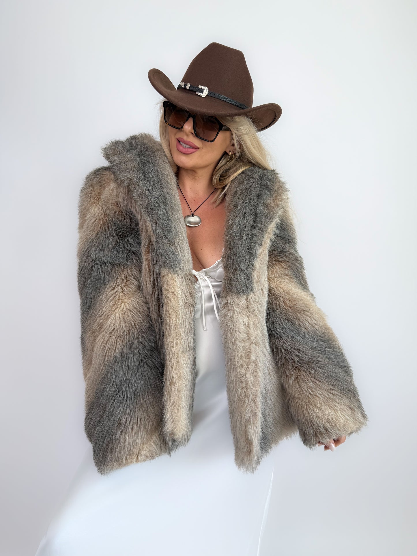 Vintage Taupe Faux Fur Coat – Mob Wife Vibes Size XS-S