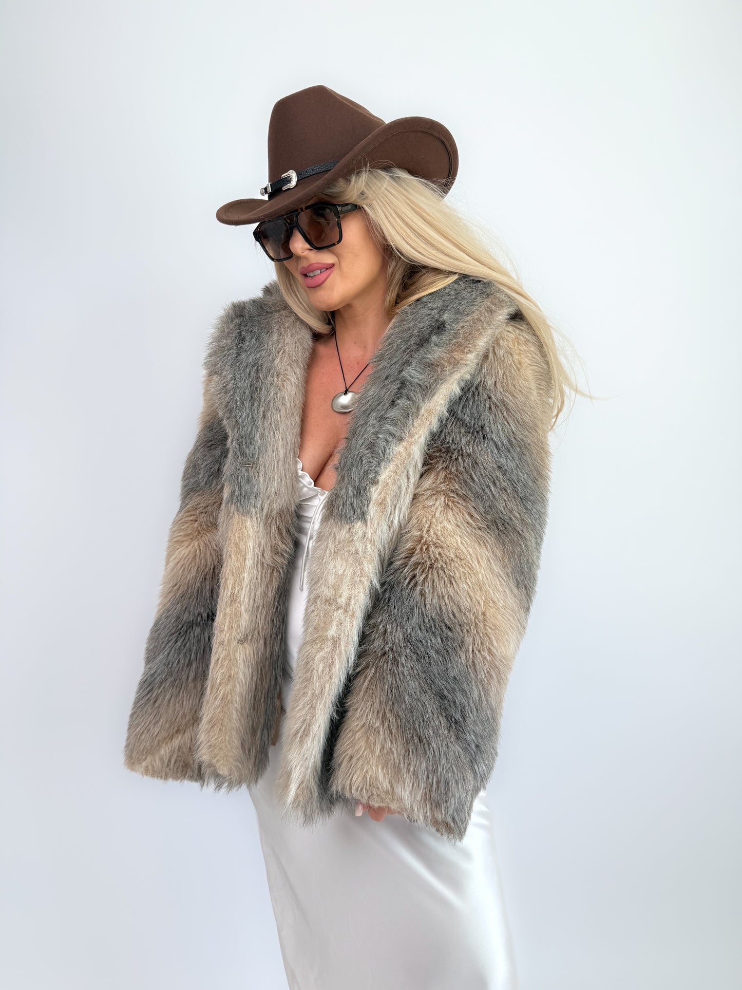 Vintage Taupe Faux Fur Coat – Mob Wife Vibes Size XS-S