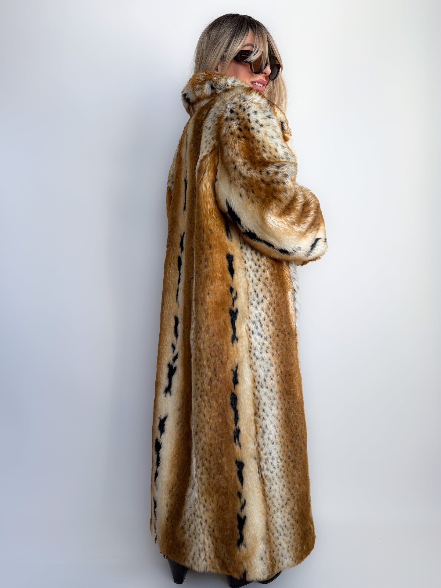 Vintage lonf faux fur statment animal print winter coat L