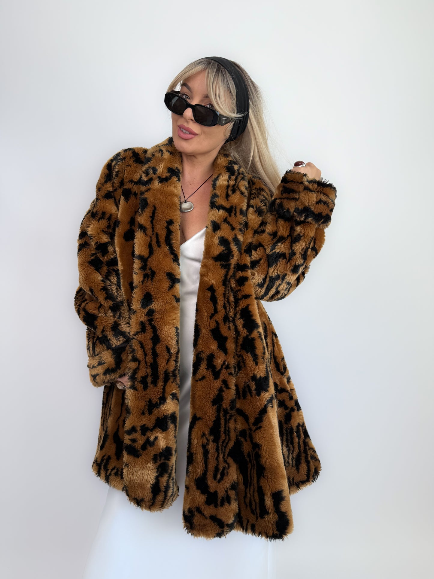 Vintage Faux Fur A-Line Coat – Leopard Print Mob Wife Glam Oversize Winter Coat M-L