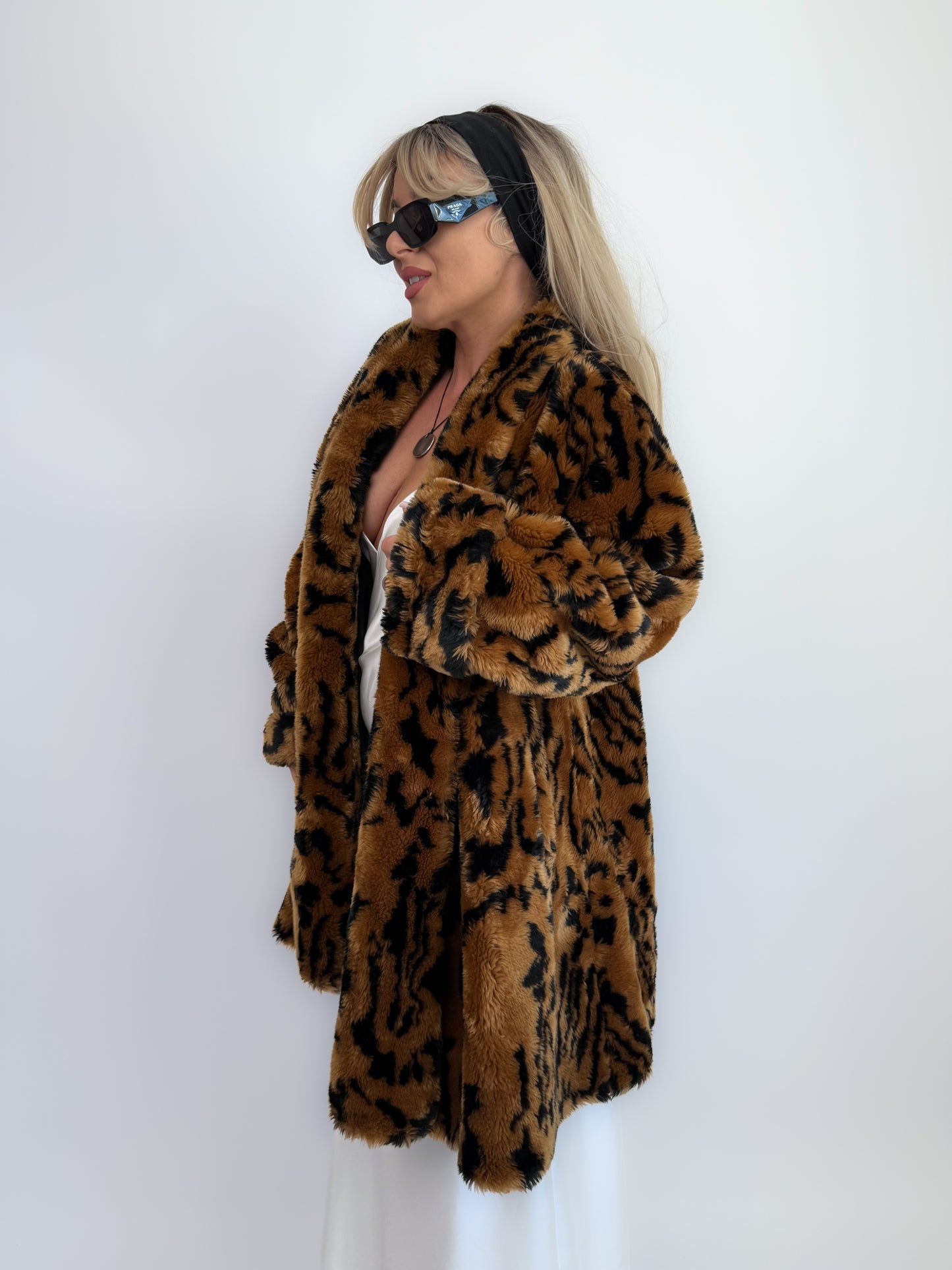 Vintage Faux Fur A-Line Coat – Leopard Print Mob Wife Glam Oversize Winter Coat M-L