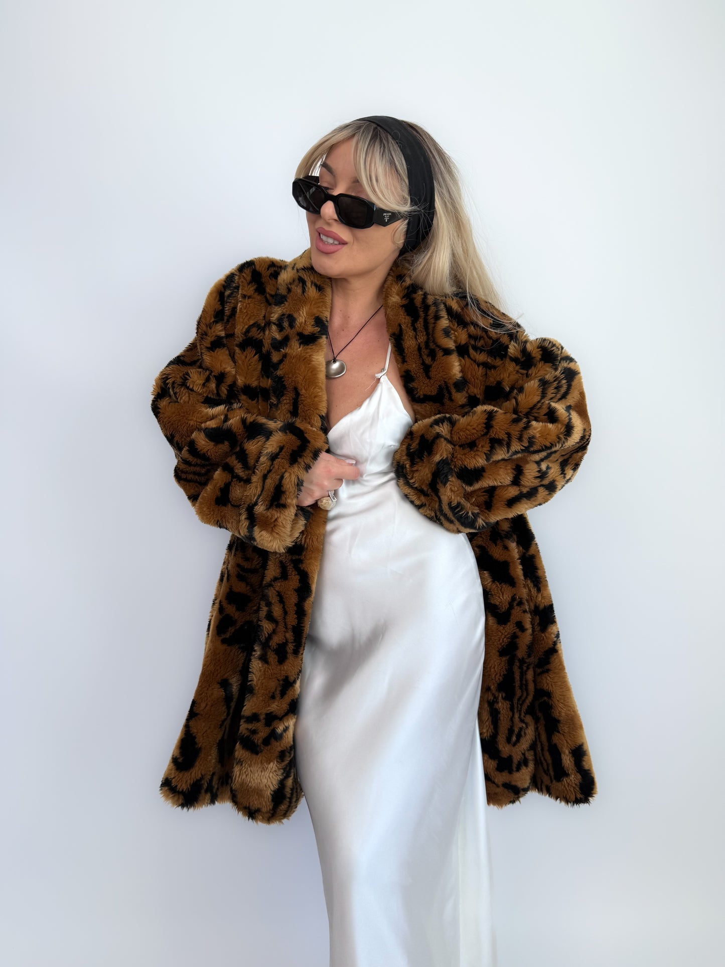 Vintage Faux Fur A-Line Coat – Leopard Print Mob Wife Glam Oversize Winter Coat M-L