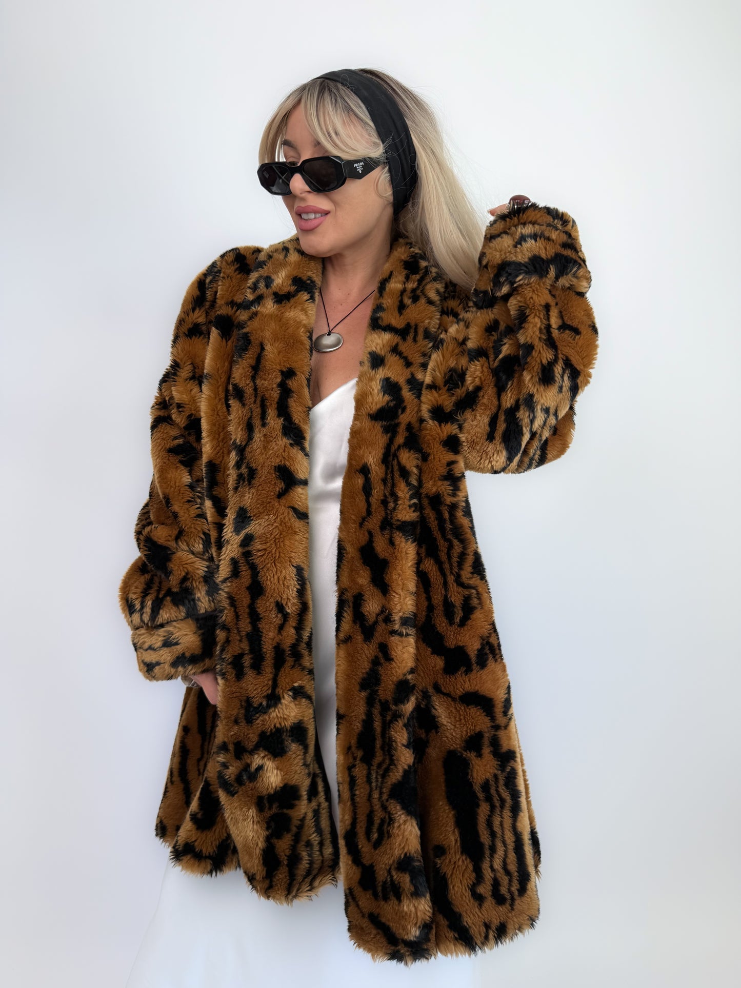 Vintage Faux Fur A-Line Coat – Leopard Print Mob Wife Glam Oversize Winter Coat M-L