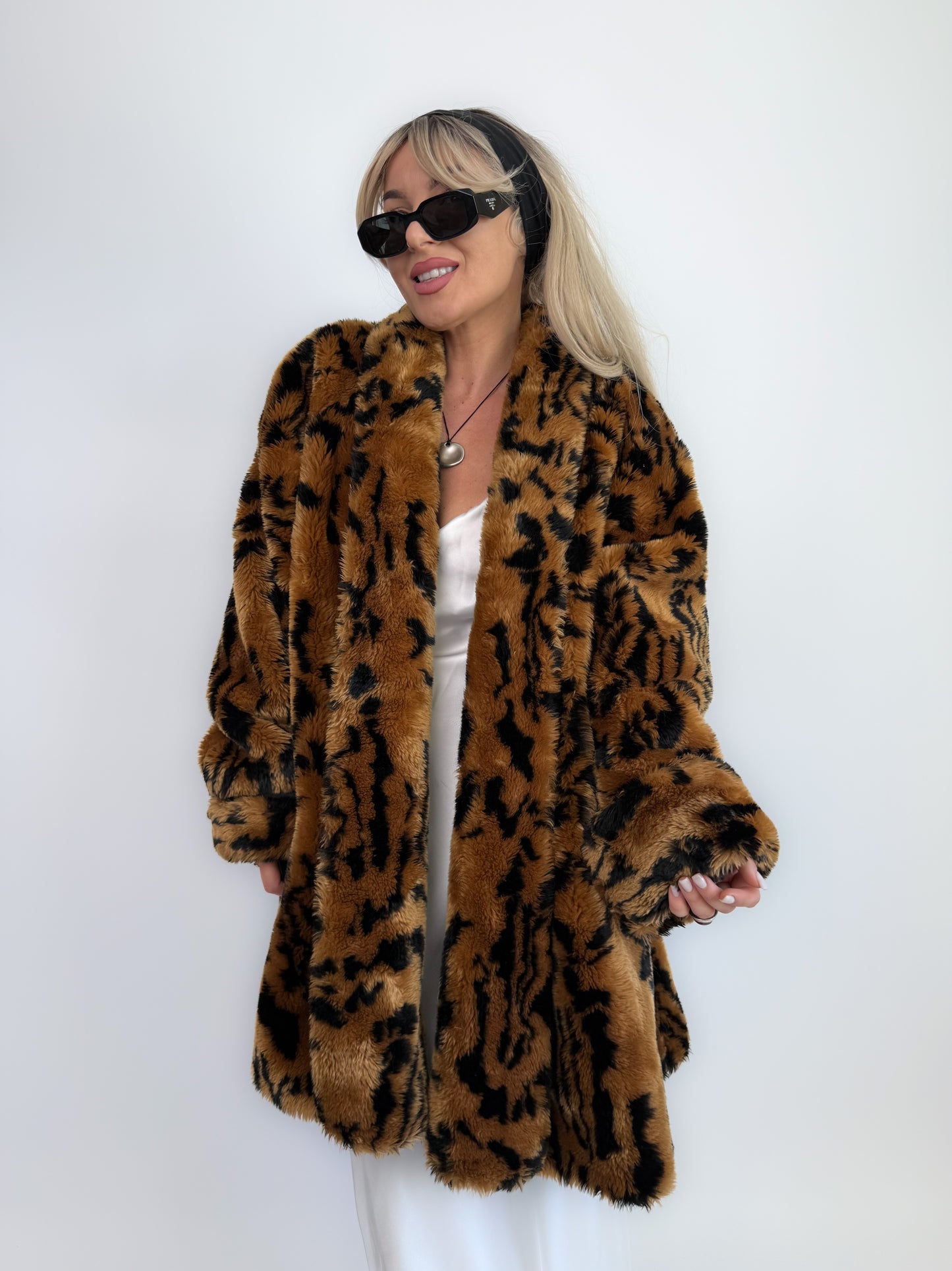 Vintage Faux Fur A-Line Coat – Leopard Print Mob Wife Glam Oversize Winter Coat M-L