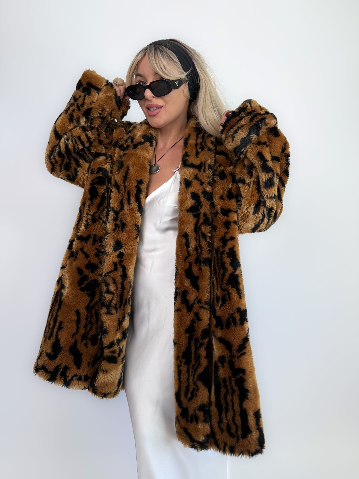 Vintage Faux Fur A-Line Coat – Leopard Print Mob Wife Glam Oversize Winter Coat M-L
