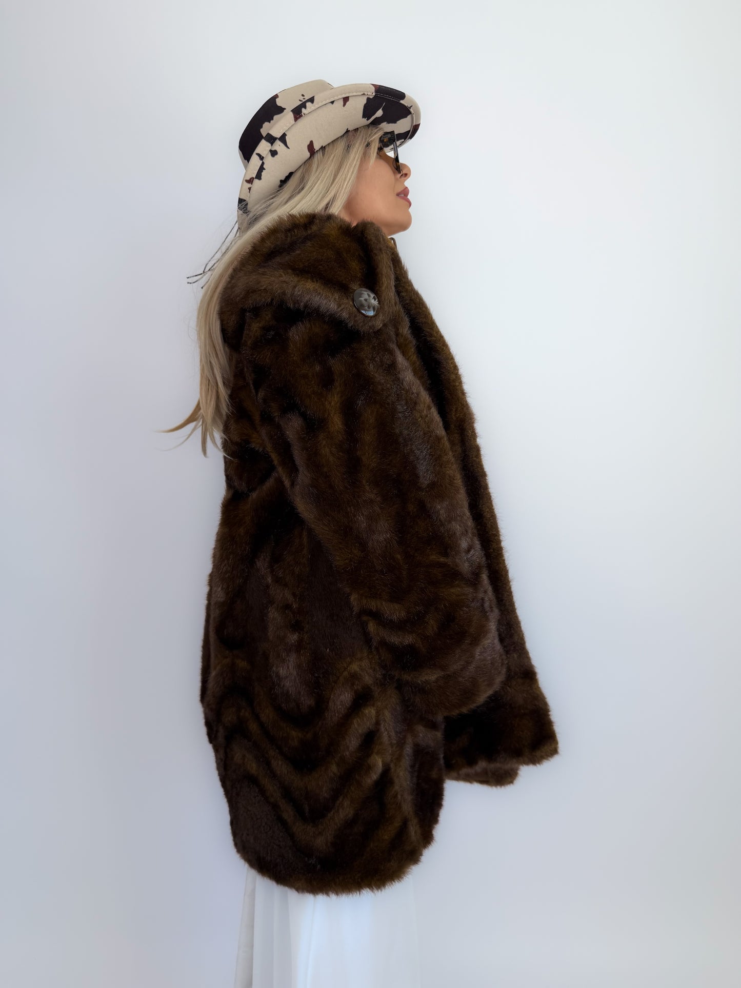 Vintage 90s Faux Fur Coat: Brown Mob Wife Style Winter Jacket Size Large
