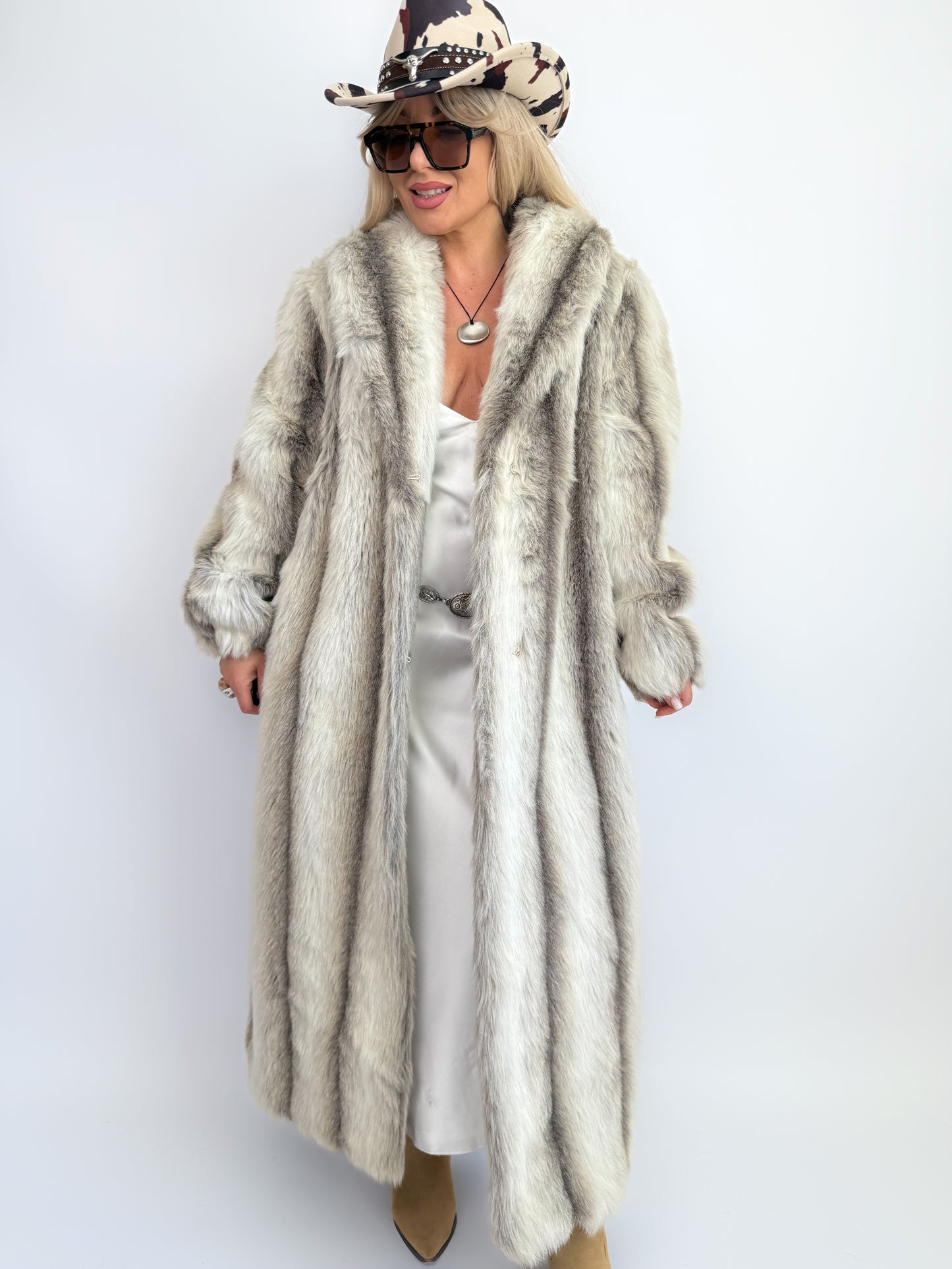 Vintage Cream Ivory Faux Fur Full Length Coat – Mob Wife Style  Winter Coat M
